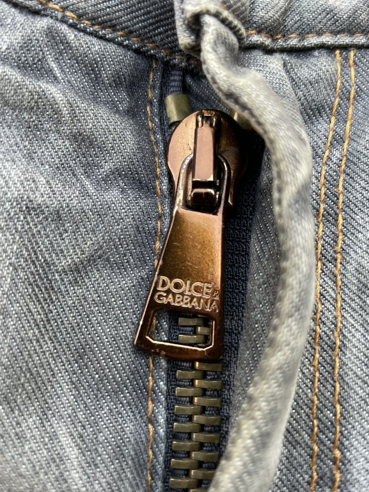 Designer Dolce & Gabbana 14 gold Vintage Aging faded Wash Denim Size US 34 / EU 50 - 21 Thumbnail