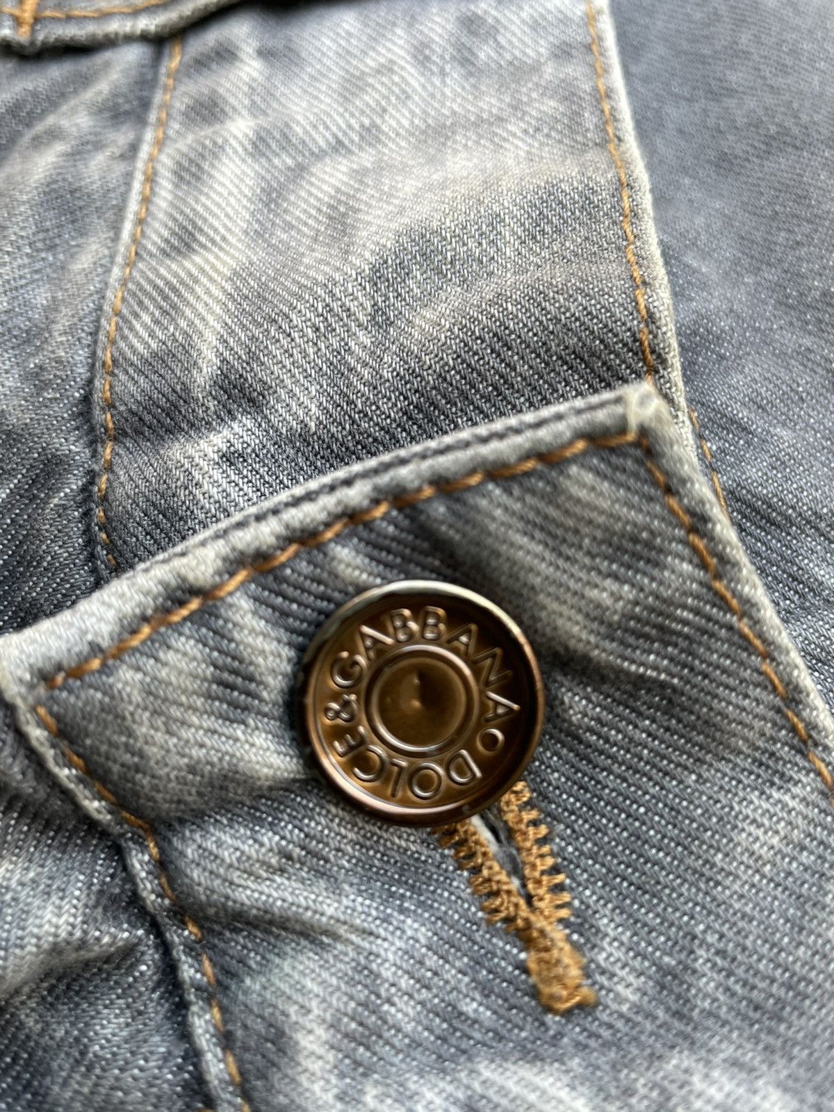 Designer Dolce & Gabbana 14 gold Vintage Aging faded Wash Denim Size US 34 / EU 50 - 20 Thumbnail