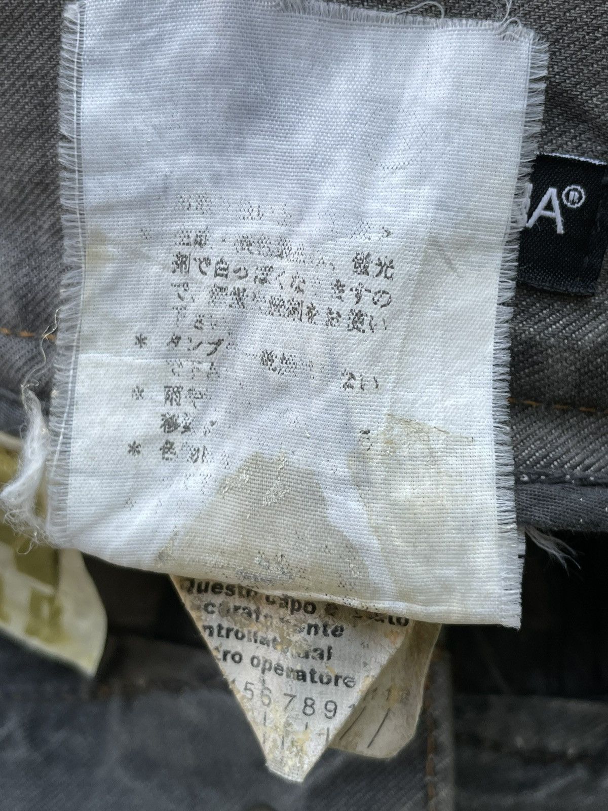 Designer Dolce & Gabbana 14 gold Vintage Aging faded Wash Denim Size US 34 / EU 50 - 15 Thumbnail