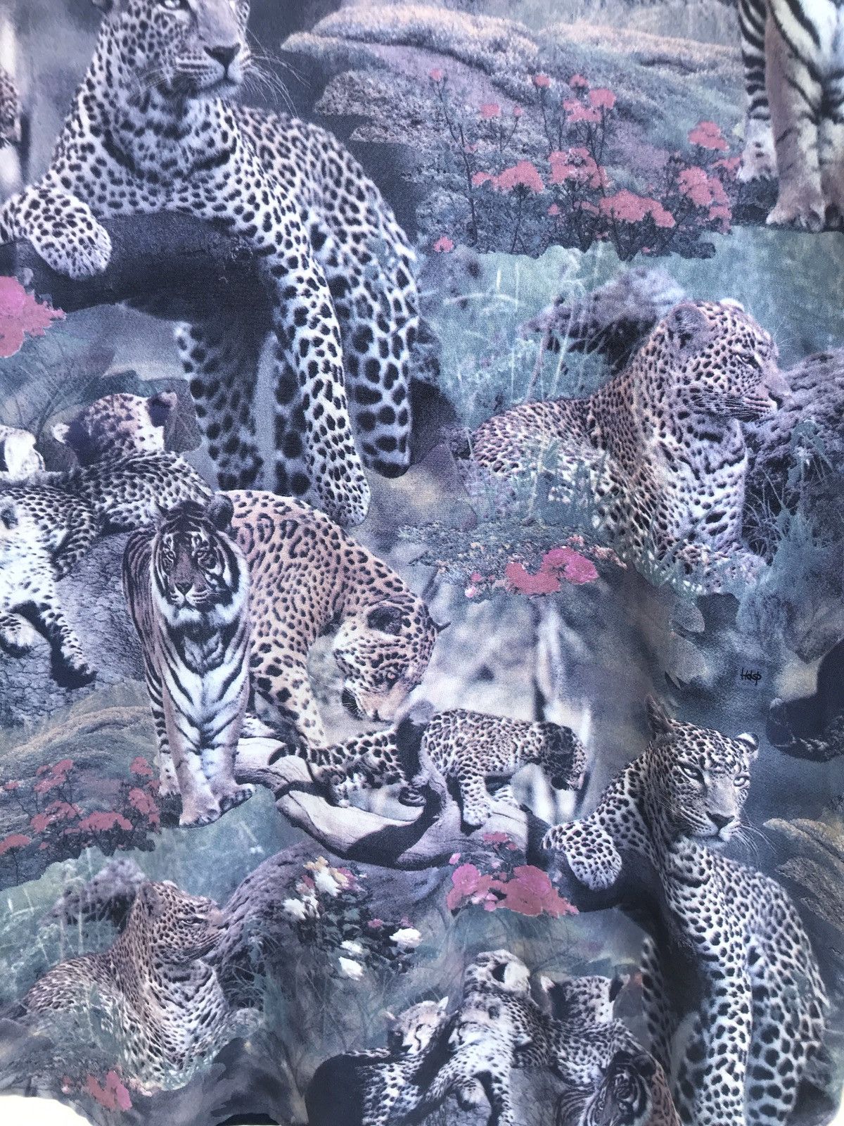 Japanese Brand Japanese Brand Dazur Velvet Safari Animal Print Shirt Size US S / EU 44-46 / 1 - 7 Thumbnail
