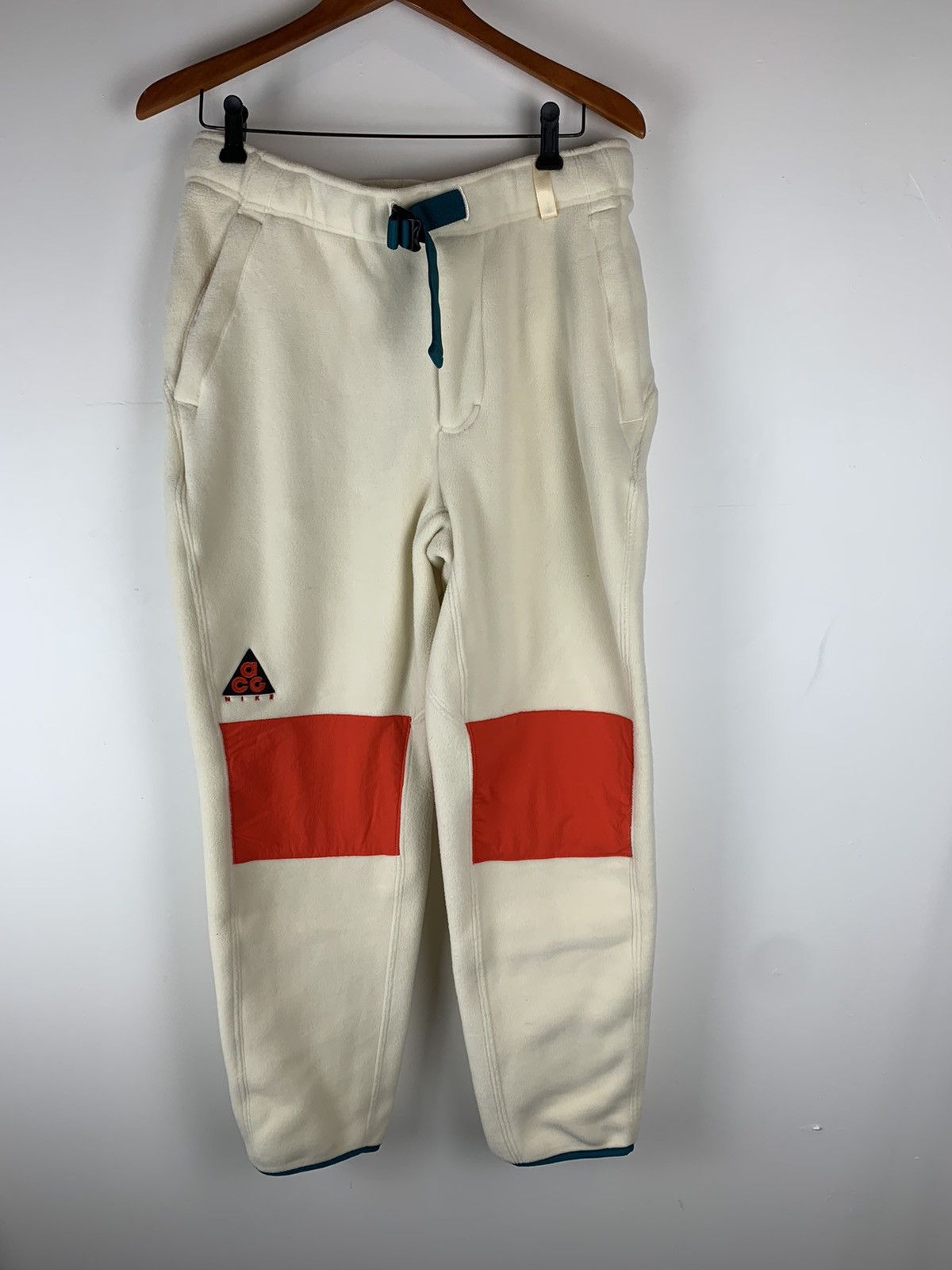 image of Nike Acg Fleece Sweatpants in Cream, Men's (Size 34)