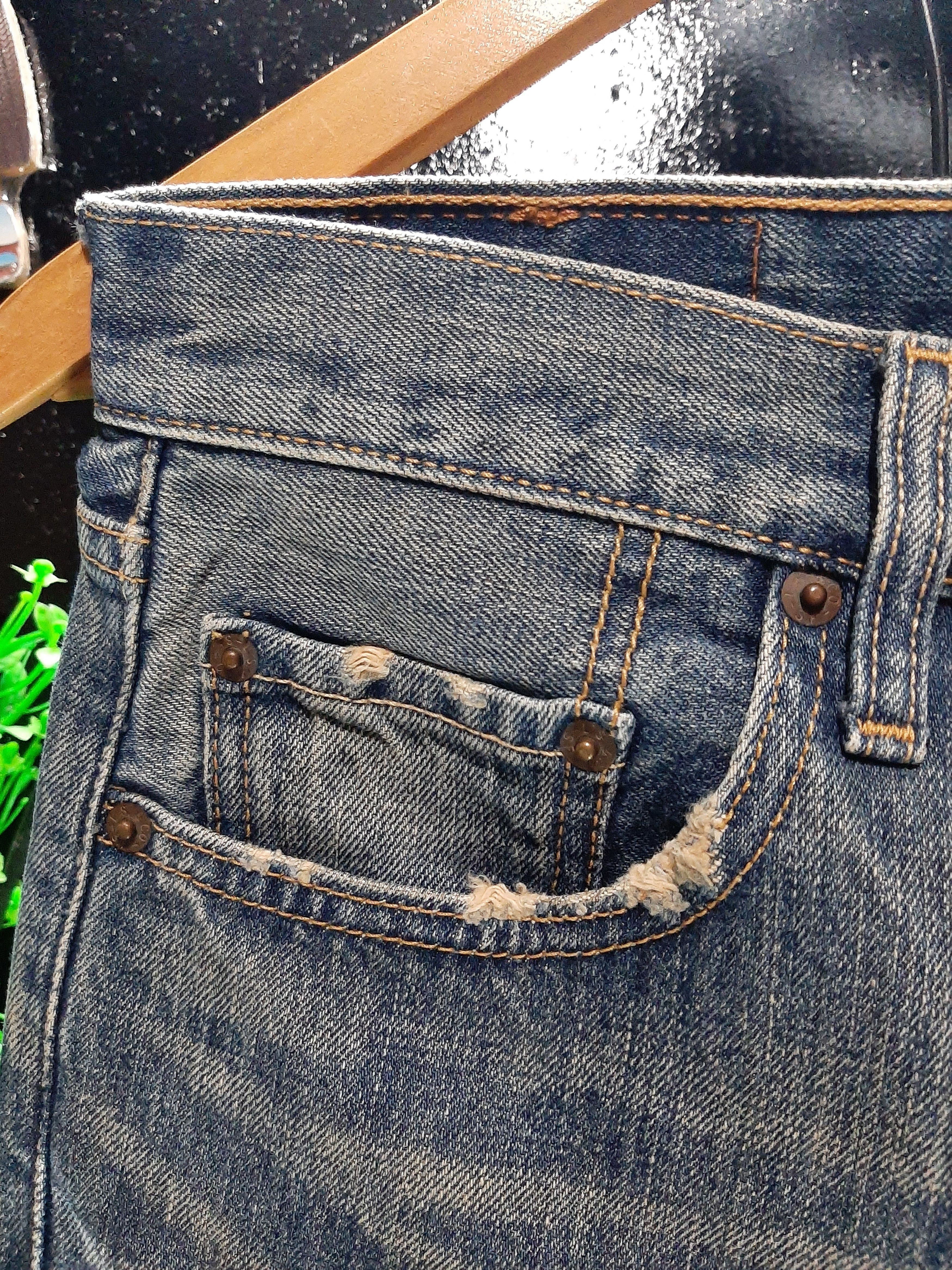 Levi's × Vintage VINTAGE 90s LEVI'S 501 DISTRESSED DENIM NICE STYLE Size US 30 / EU 46 - 11 Thumbnail