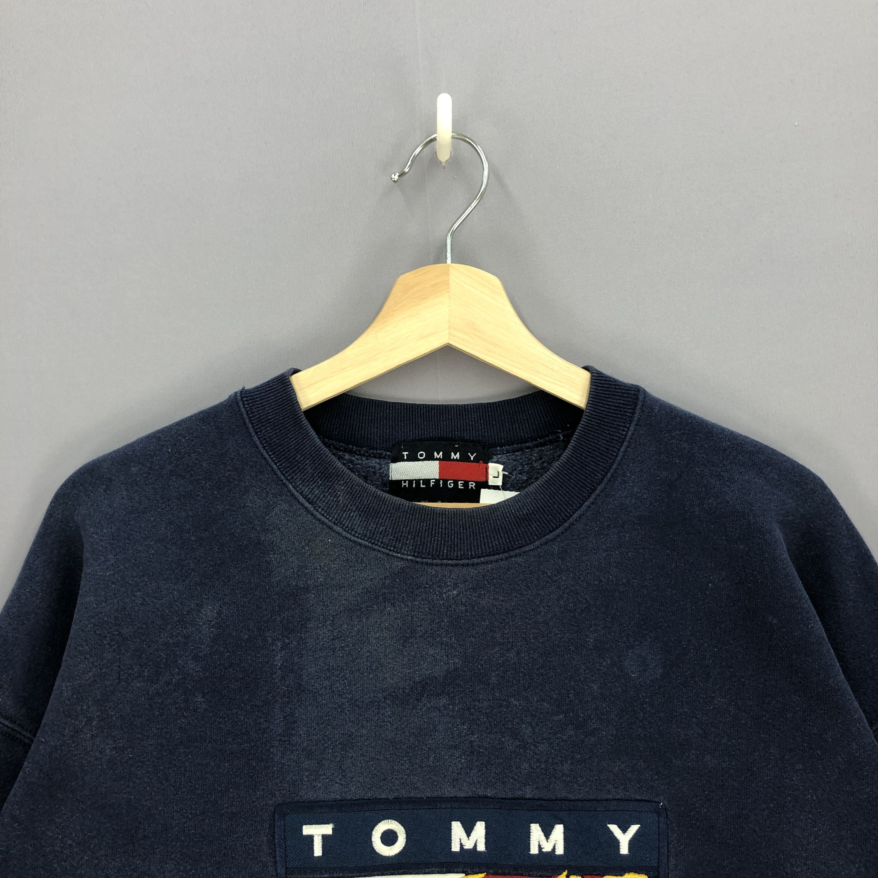 Tommy Hilfiger × Vintage Vintage Tommy Hilfiger Sweatshirt Tommy Hilfiger Sweater Size US XL / EU 56 / 4 - 2 Thumbnail