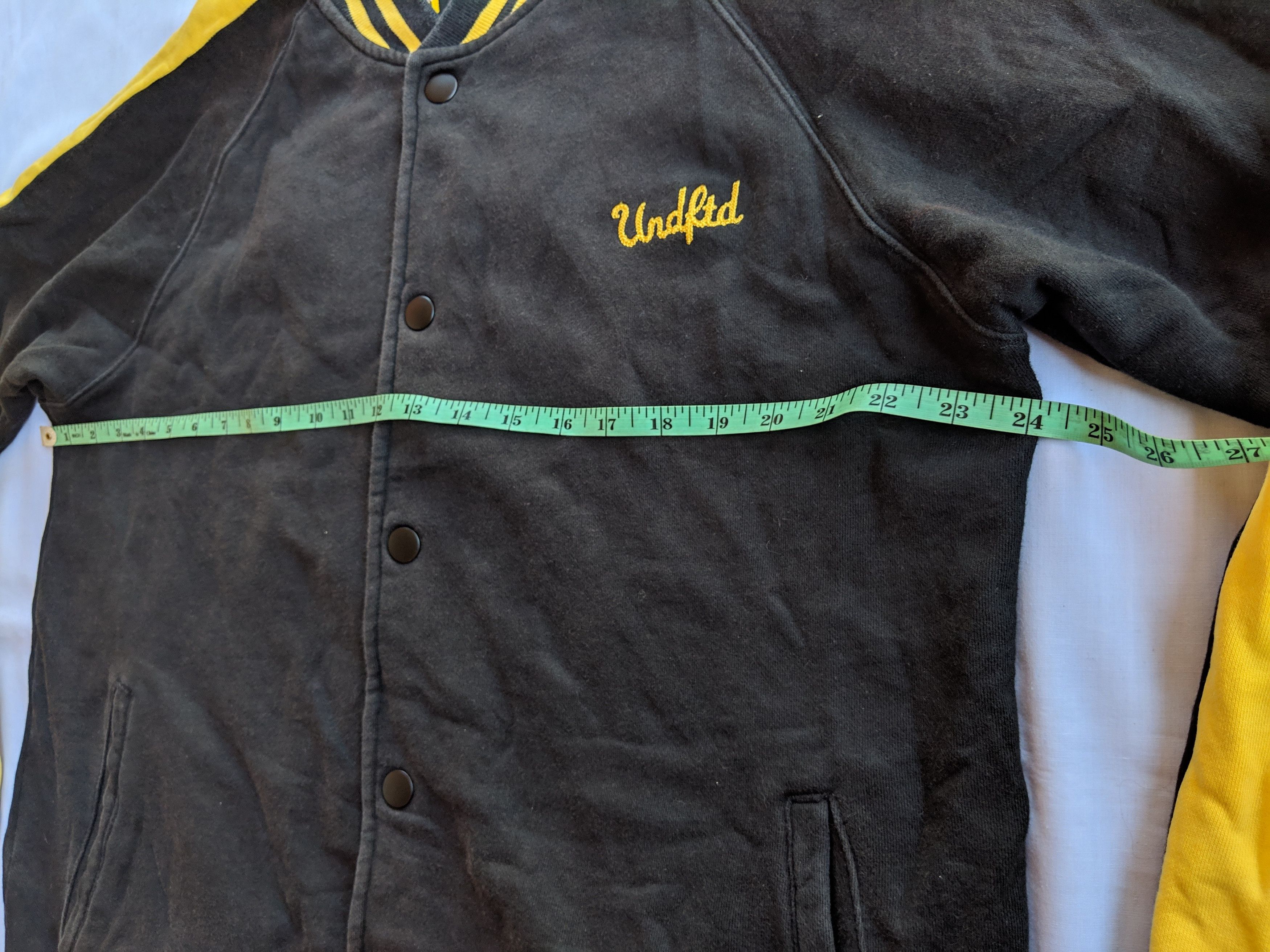 Undefeated streetwear varsity jacket undefeated tiger motif embroidery logo Large size Size US L / EU 52-54 / 3 - 5 Thumbnail