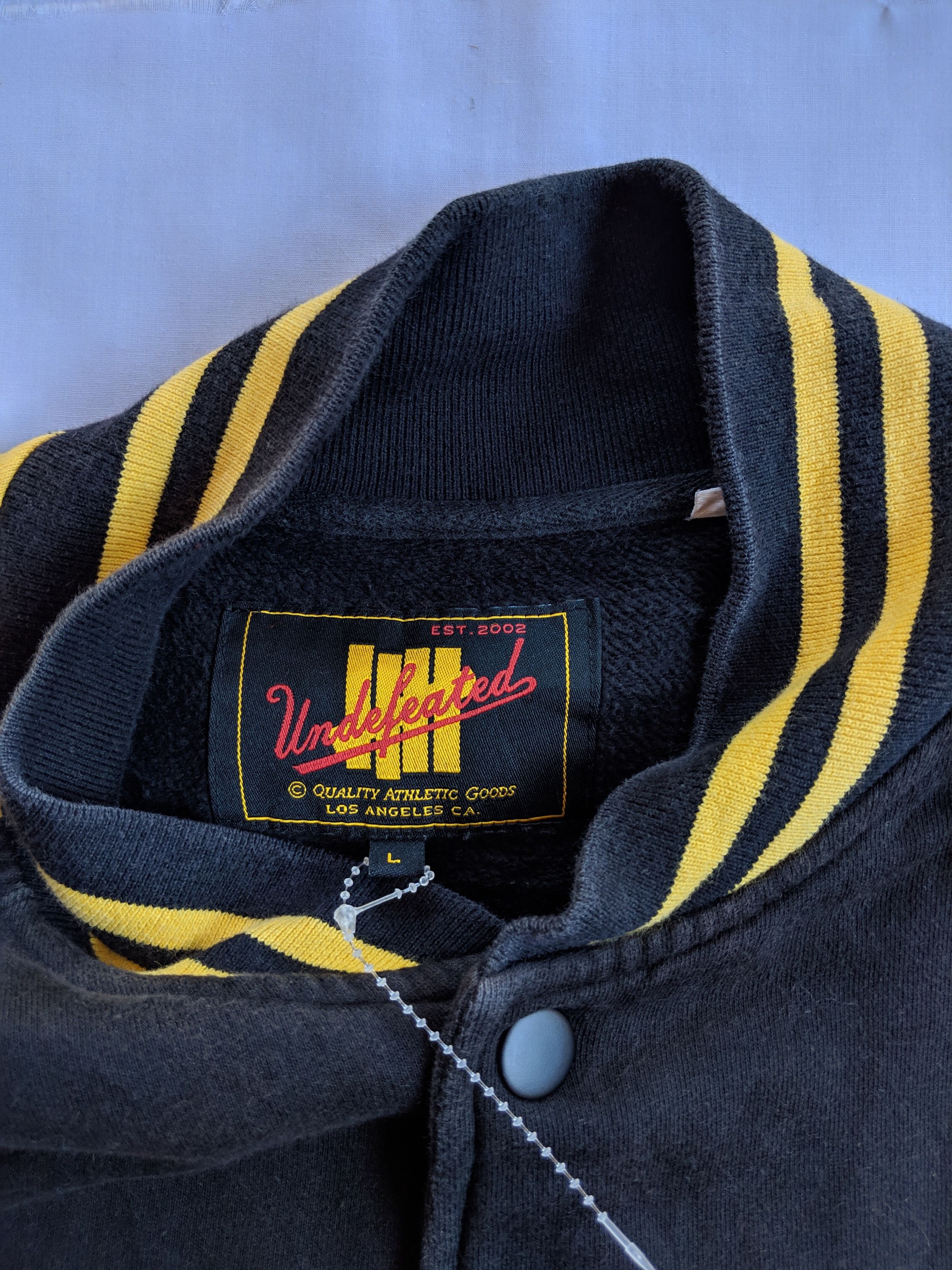 Undefeated streetwear varsity jacket undefeated tiger motif embroidery logo Large size Size US L / EU 52-54 / 3 - 4 Thumbnail