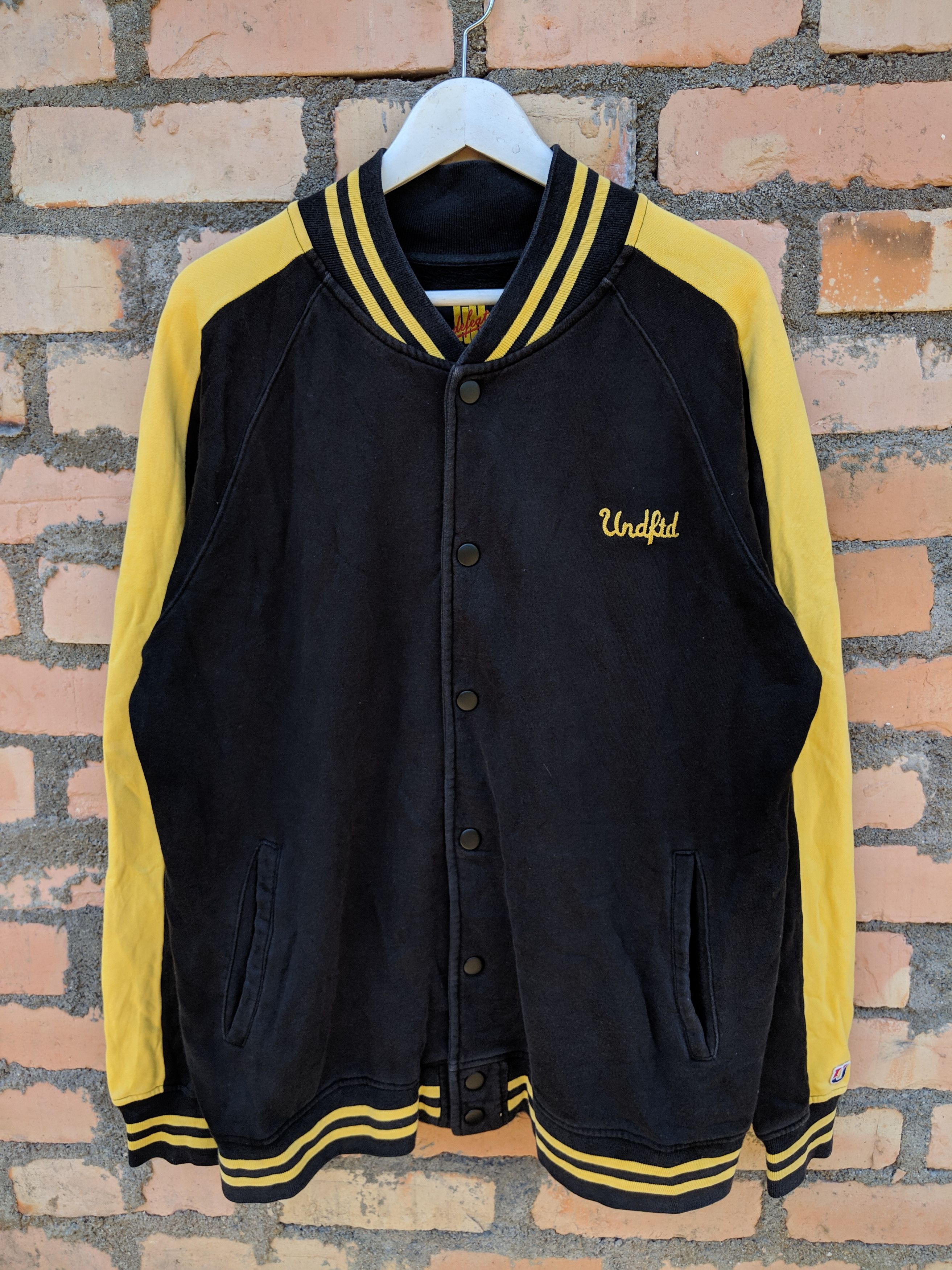 Undefeated streetwear varsity jacket undefeated tiger motif embroidery logo Large size Size US L / EU 52-54 / 3 - 2 Thumbnail