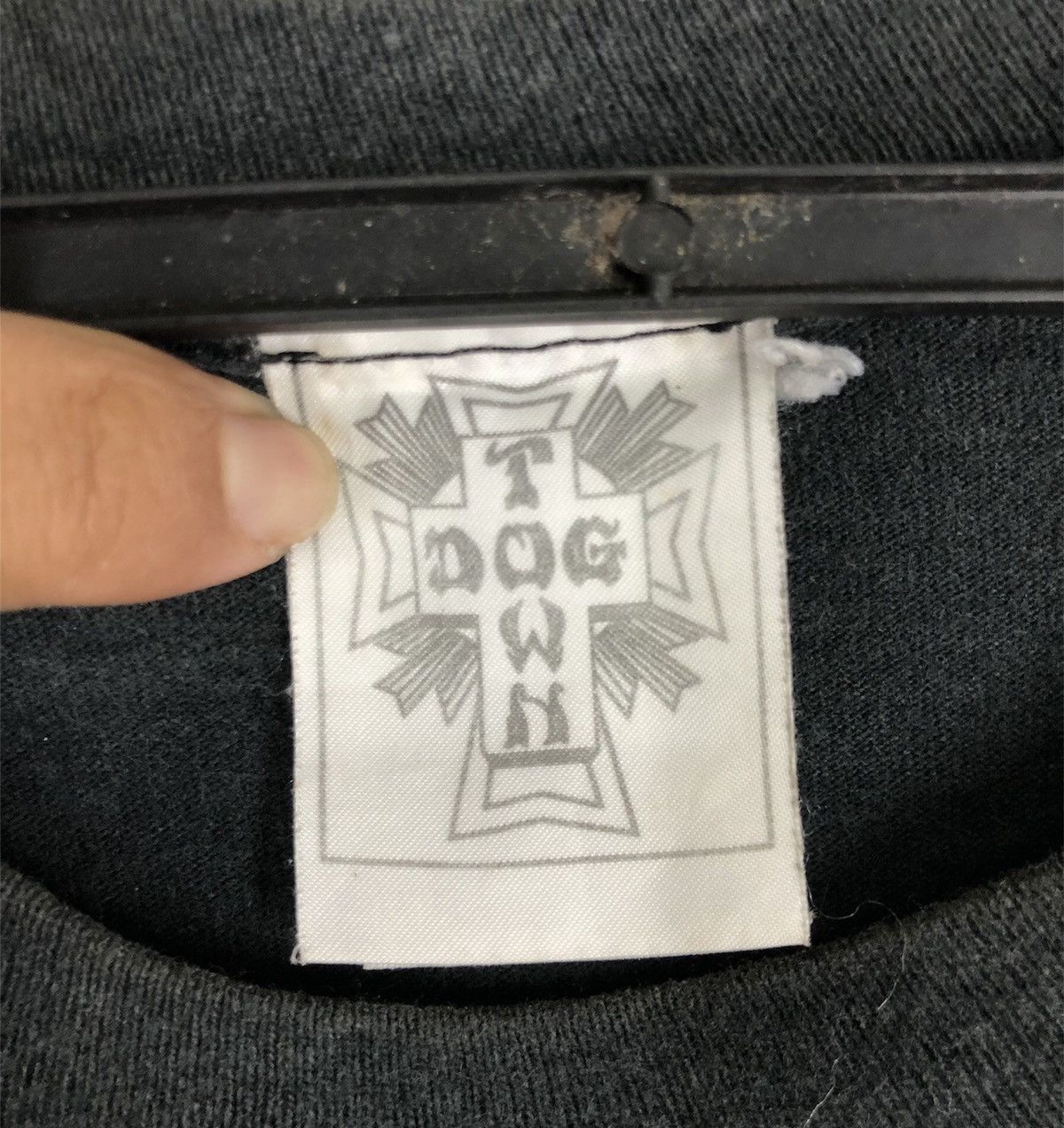 Dogtown × Vintage Vintage 90s Dogtown Skateboard Big Logo T Shirt Large cw21 Size US L / EU 52-54 / 3 - 5 Thumbnail