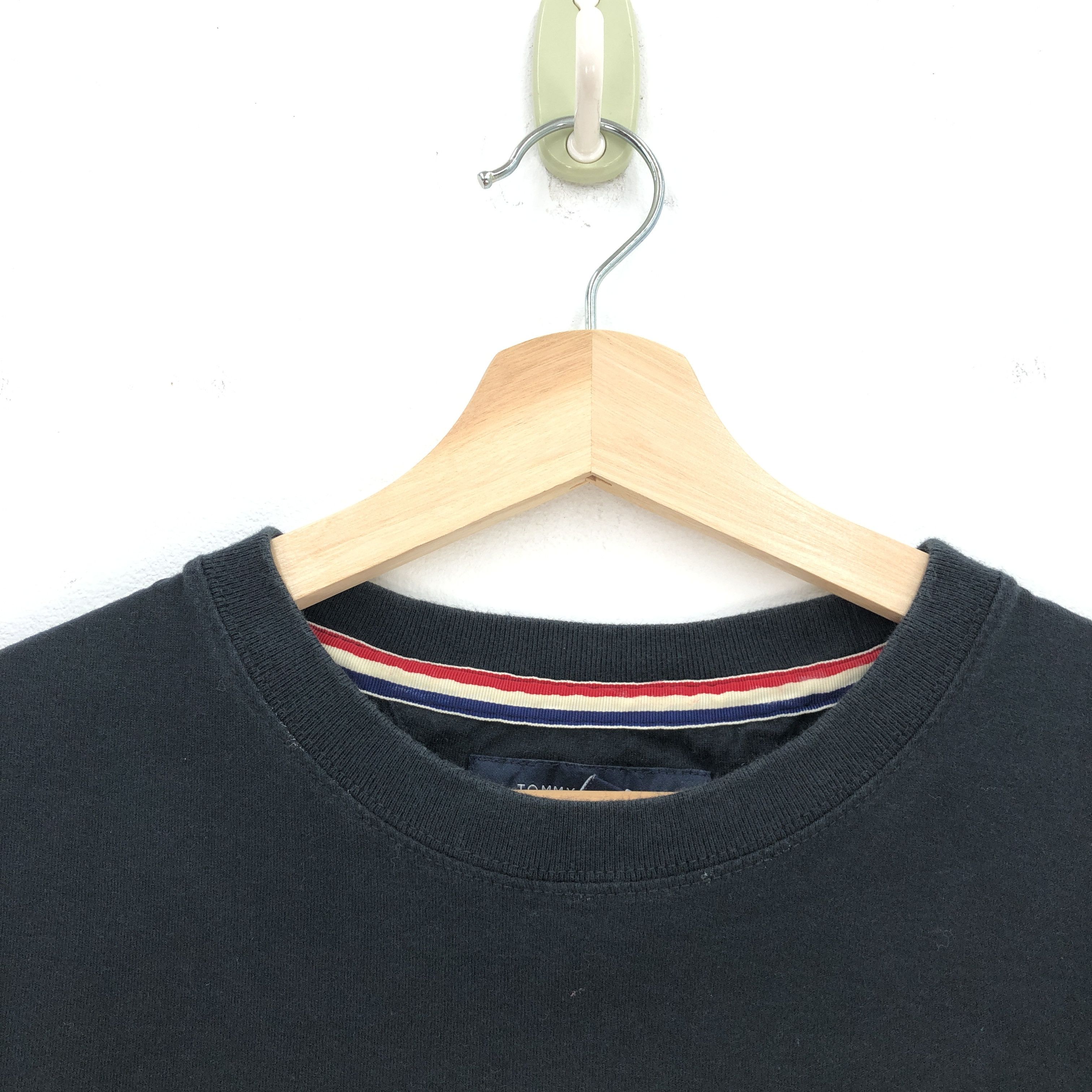 Tommy Hilfiger Vintage Tommy Hilfiger T Shirt Hilfiger College Tees Size US M / EU 48-50 / 2 - 4 Thumbnail