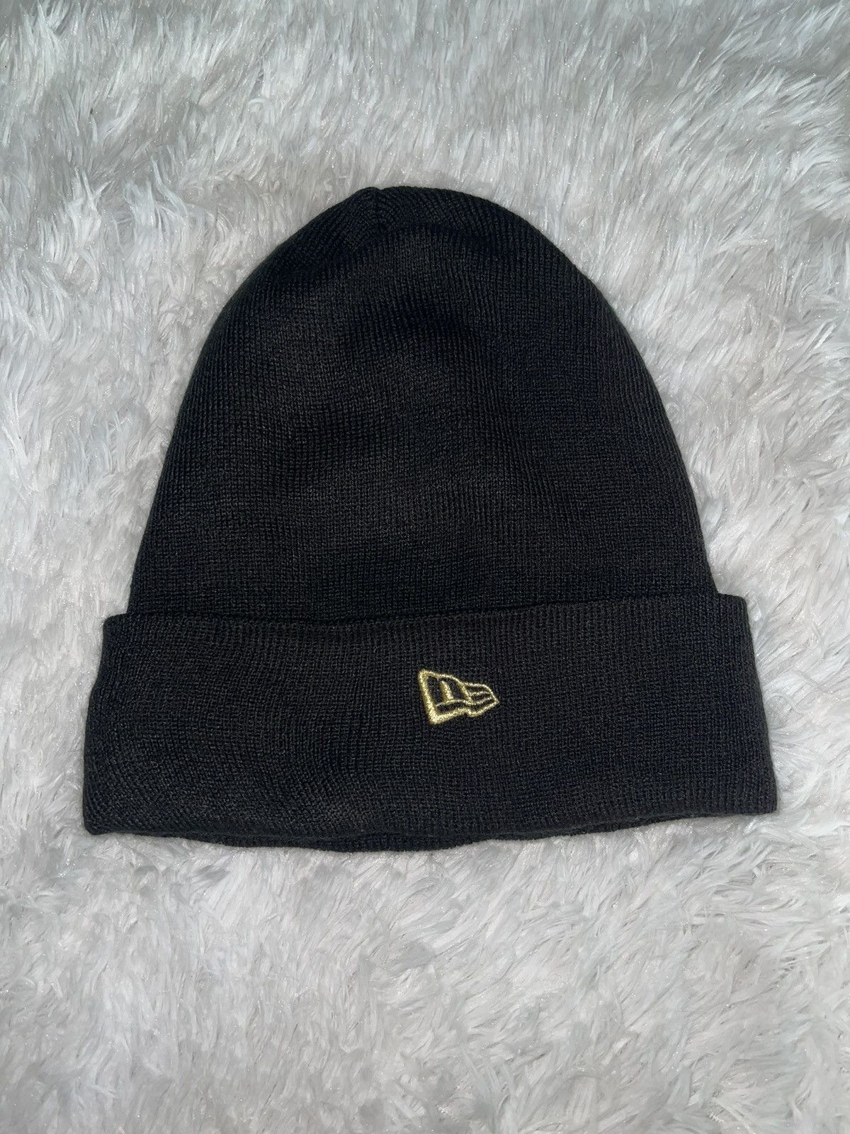 New Era New Era Gold Logo Beanie Size ONE SIZE - 2 Thumbnail