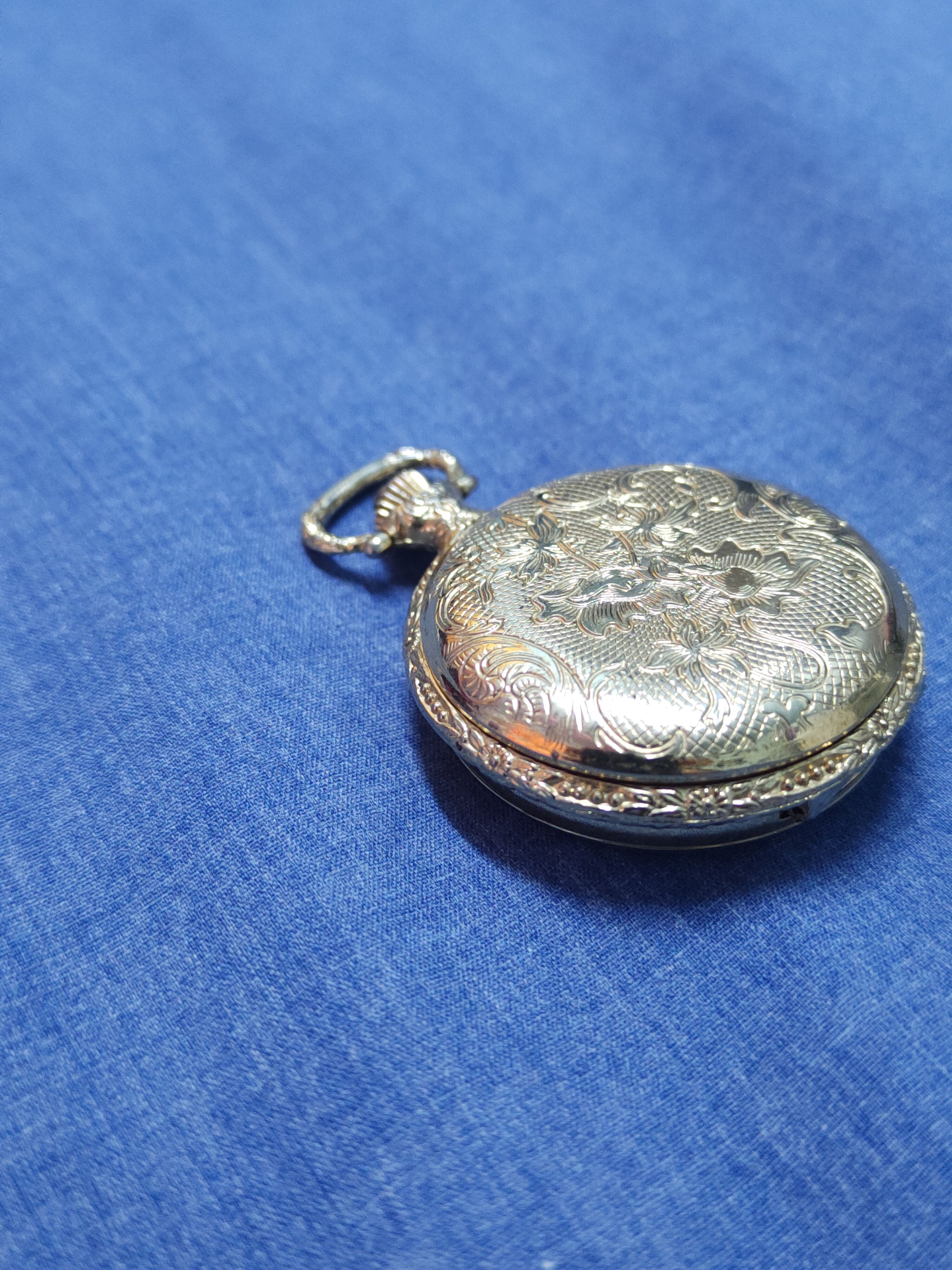 Vintage Stoneroad Analog Antimagnetic Horses Pocket Watch #J040S Size ONE SIZE - 10 Thumbnail
