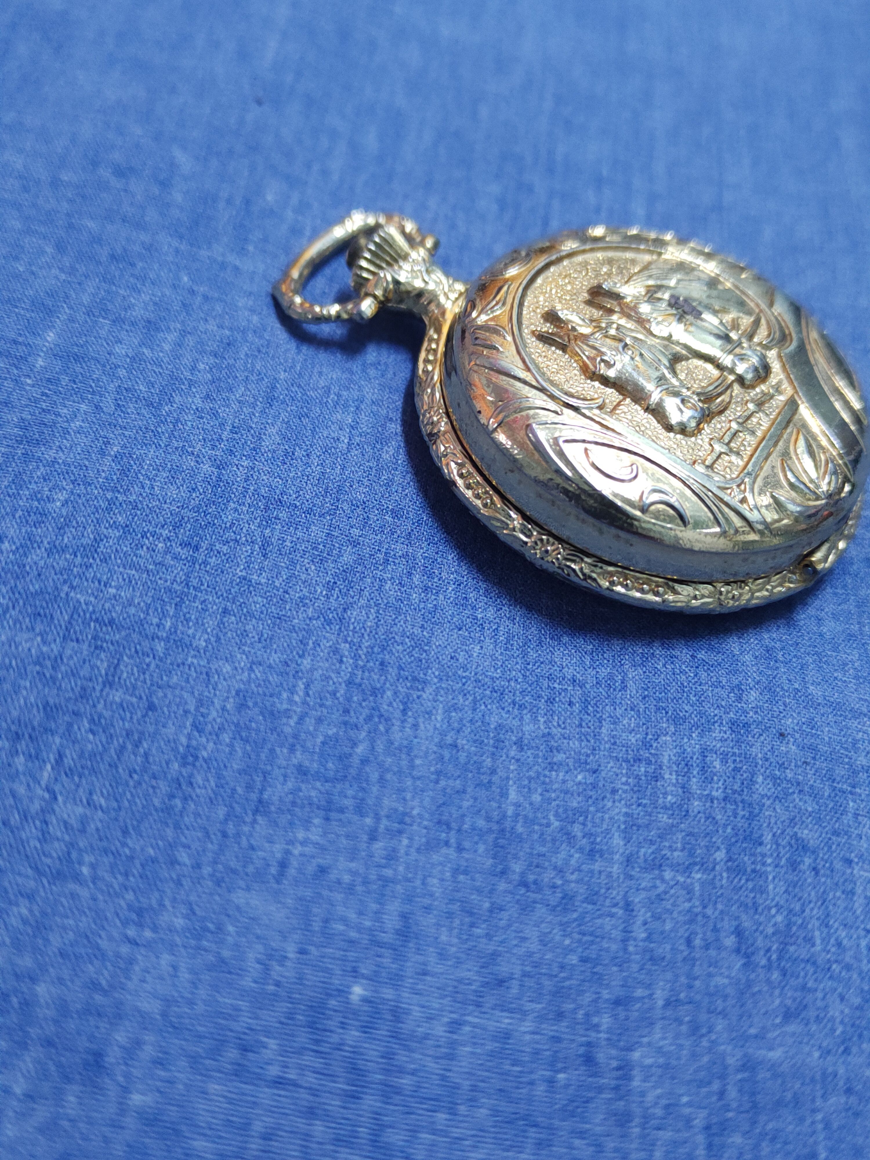 Vintage Stoneroad Analog Antimagnetic Horses Pocket Watch #J040S Size ONE SIZE - 4 Thumbnail