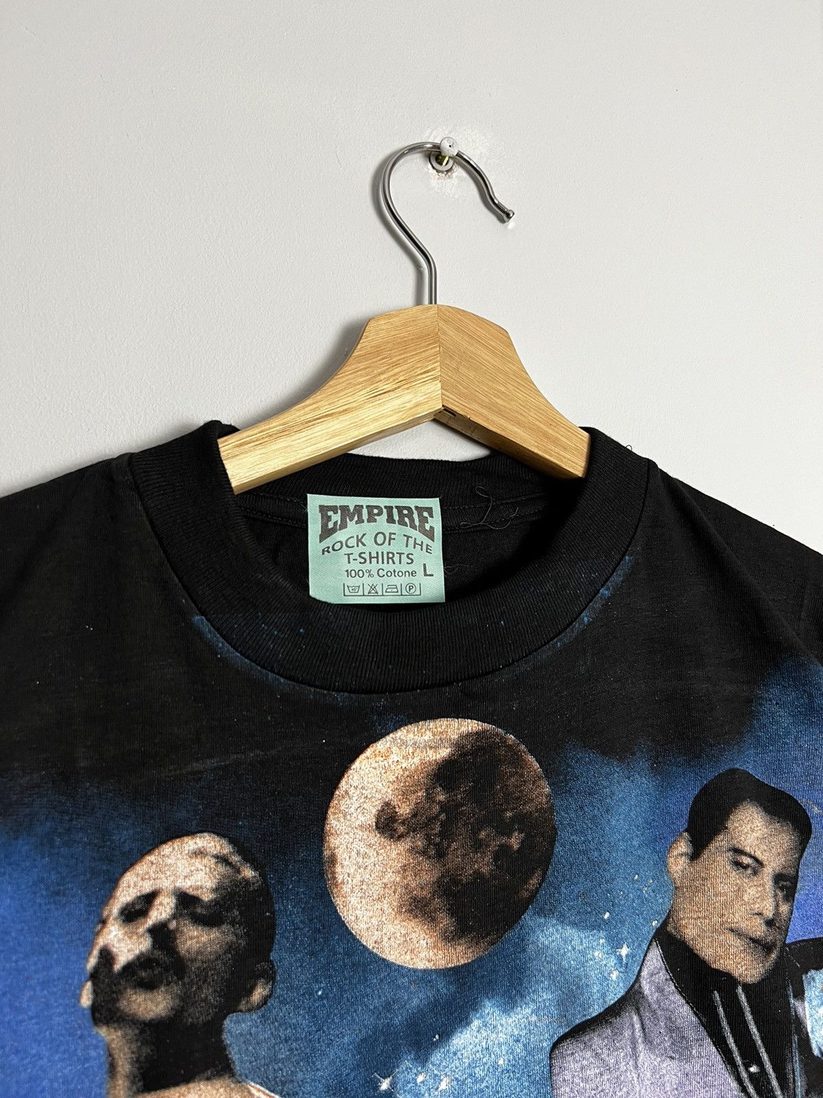 Band Tees Rare 90s Queen Freddie Mercury Vintage Empire Band Tshirt Size US L / EU 52-54 / 3 - 4 Thumbnail