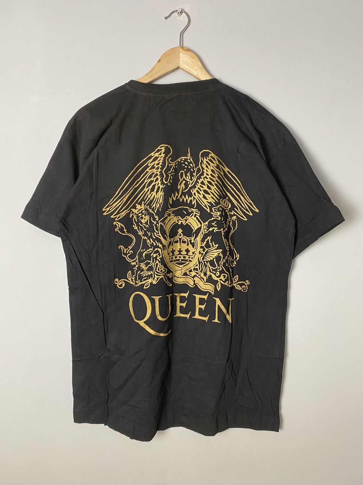 Band Tees Rare 90s Queen Freddie Mercury Vintage Empire Band Tshirt Size US XL / EU 56 / 4 - 2 Thumbnail