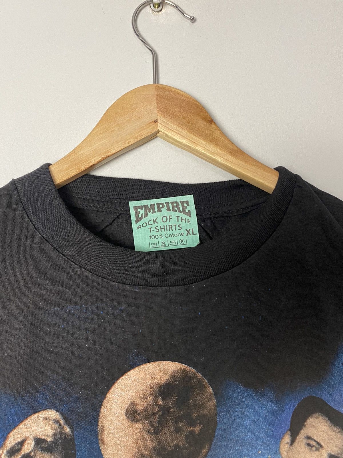 Band Tees Rare 90s Queen Freddie Mercury Vintage Empire Band Tshirt Size US XL / EU 56 / 4 - 5 Thumbnail