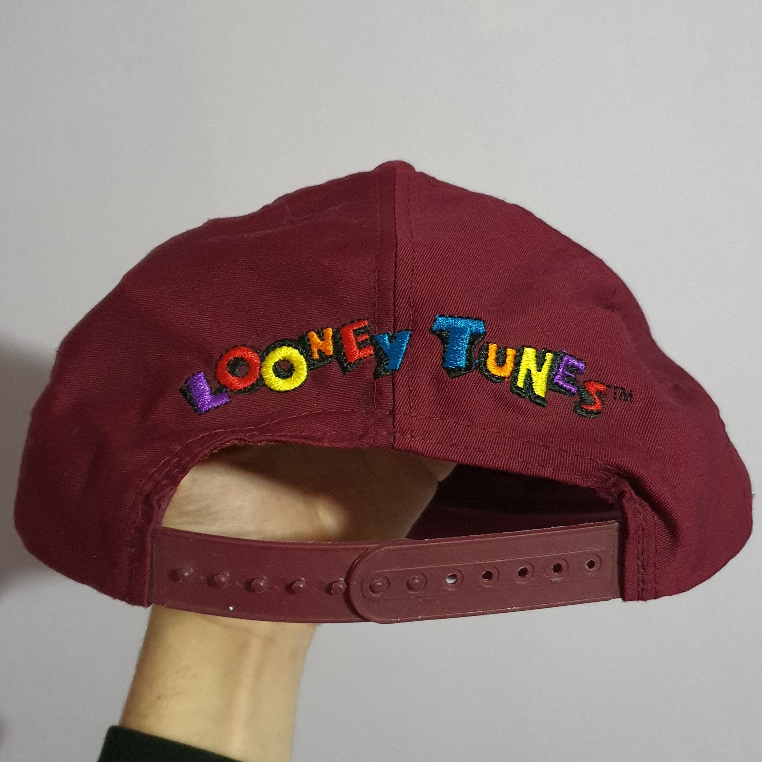 Vintage Wile E. Coyote 1997 Vintage Warner Bros Snapback Size ONE SIZE - 2 Thumbnail
