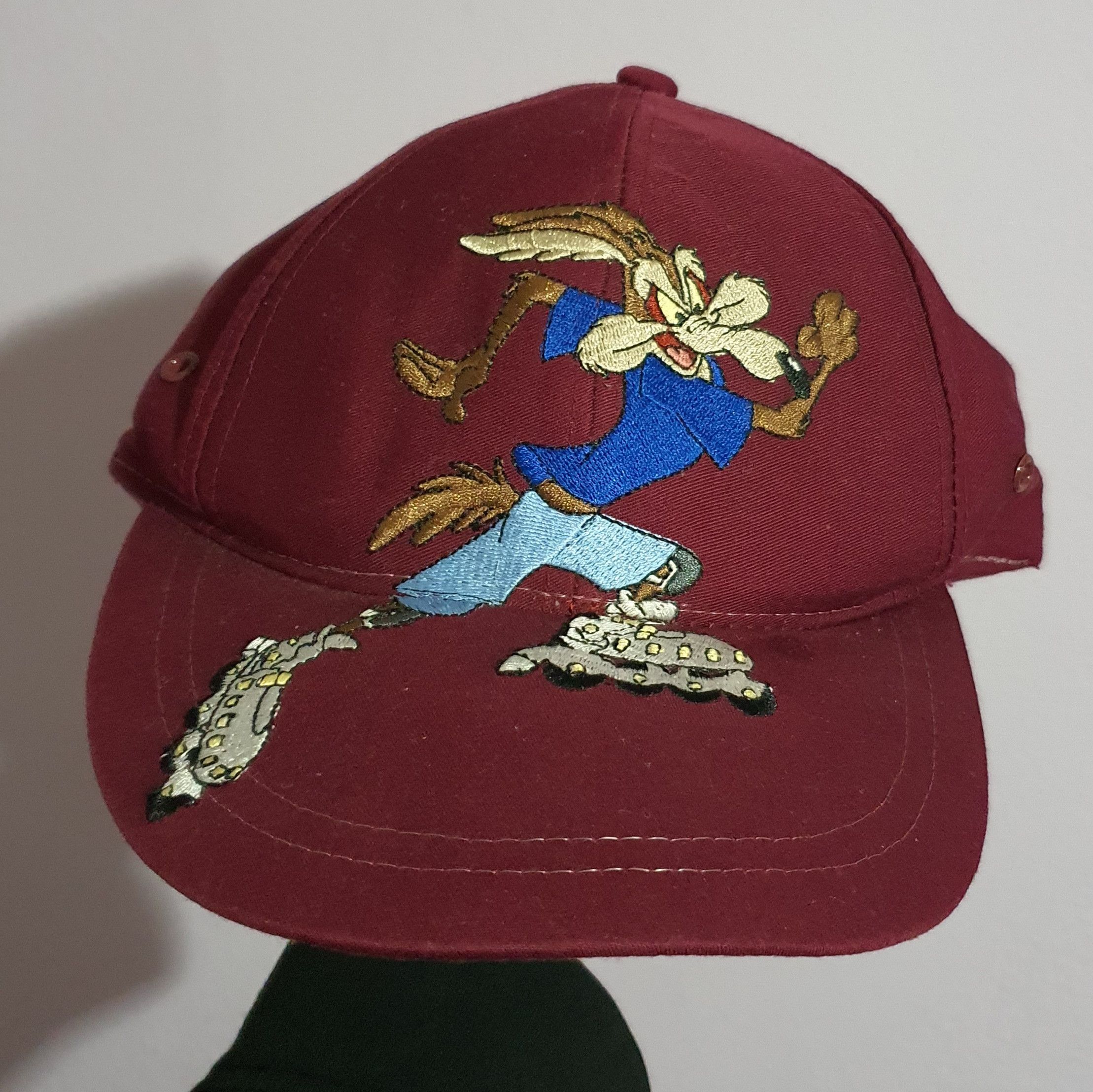 Vintage Wile E. Coyote 1997 Vintage Warner Bros Snapback Size ONE SIZE - 1 Thumbnail