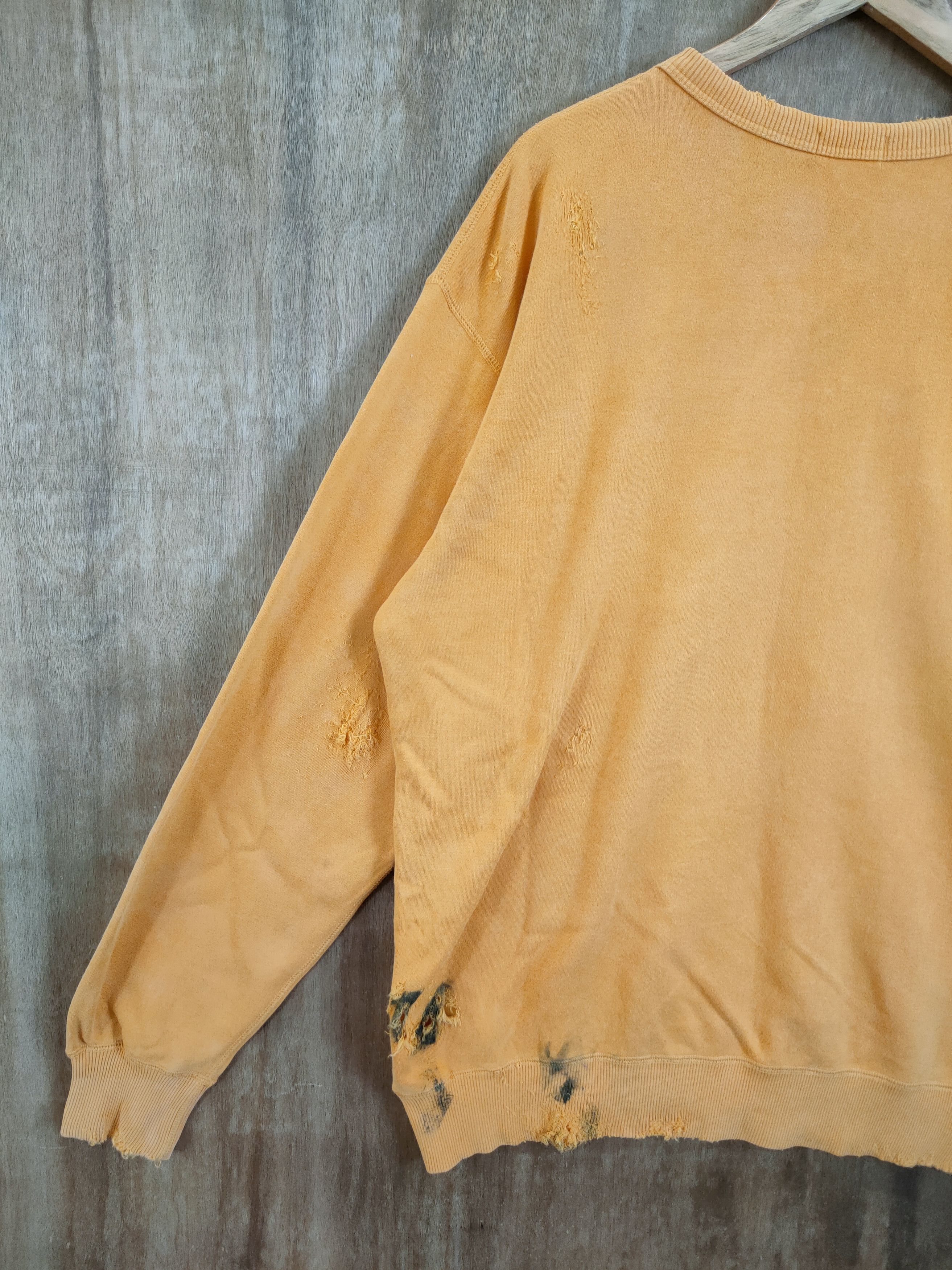 Uniqlo Uniqlo distressed dirty vintage thrashed sweatshirt #6155 Size US XL / EU 56 / 4 - 10 Thumbnail