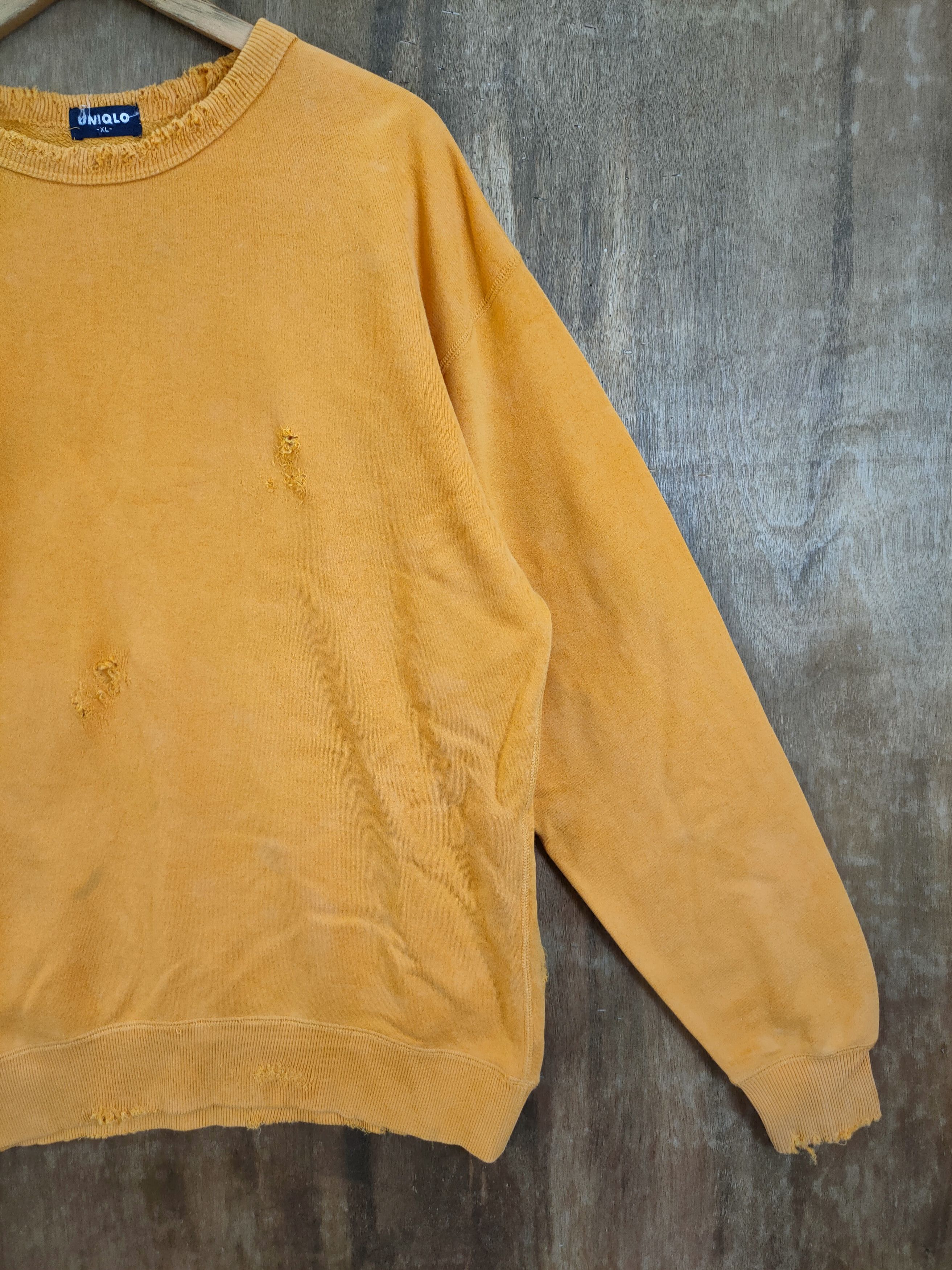Uniqlo Uniqlo distressed dirty vintage thrashed sweatshirt #6155 Size US XL / EU 56 / 4 - 3 Thumbnail