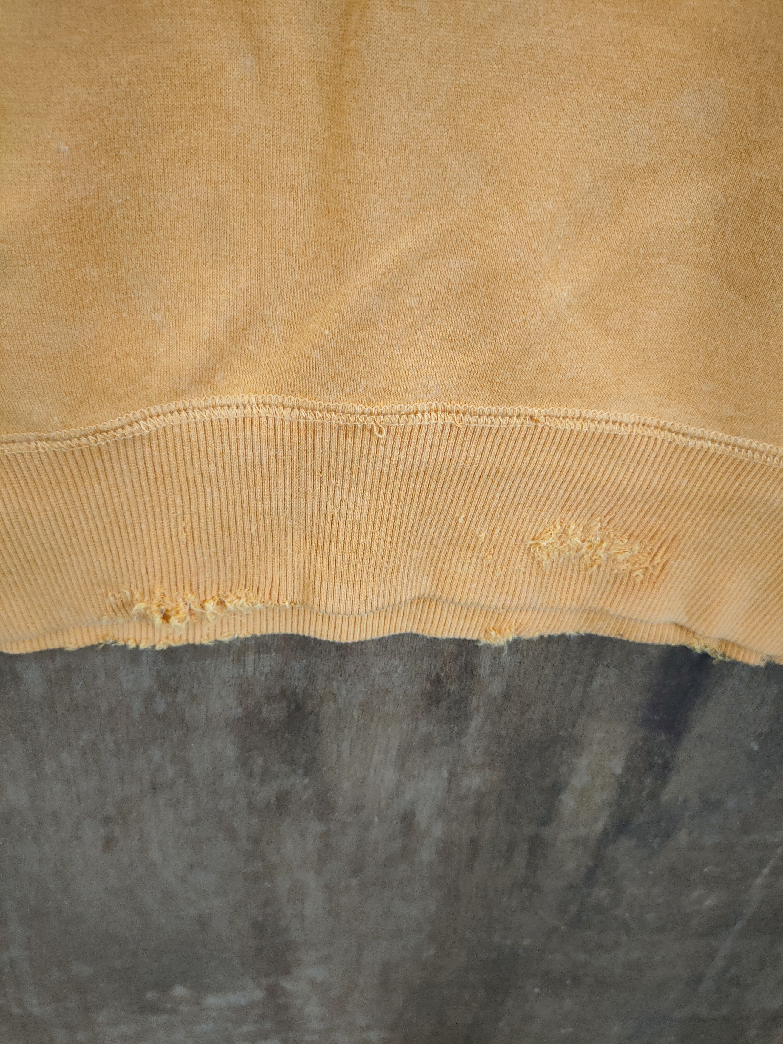 Uniqlo Uniqlo distressed dirty vintage thrashed sweatshirt #6155 Size US XL / EU 56 / 4 - 8 Thumbnail