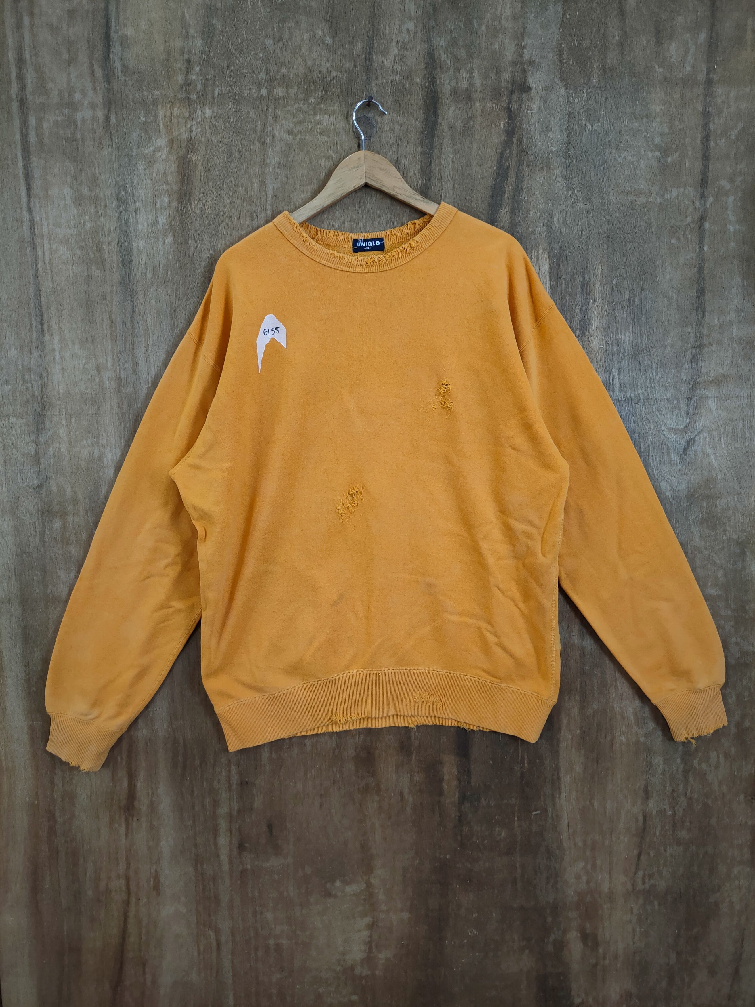 Uniqlo Uniqlo distressed dirty vintage thrashed sweatshirt #6155 Size US XL / EU 56 / 4 - 1 Thumbnail