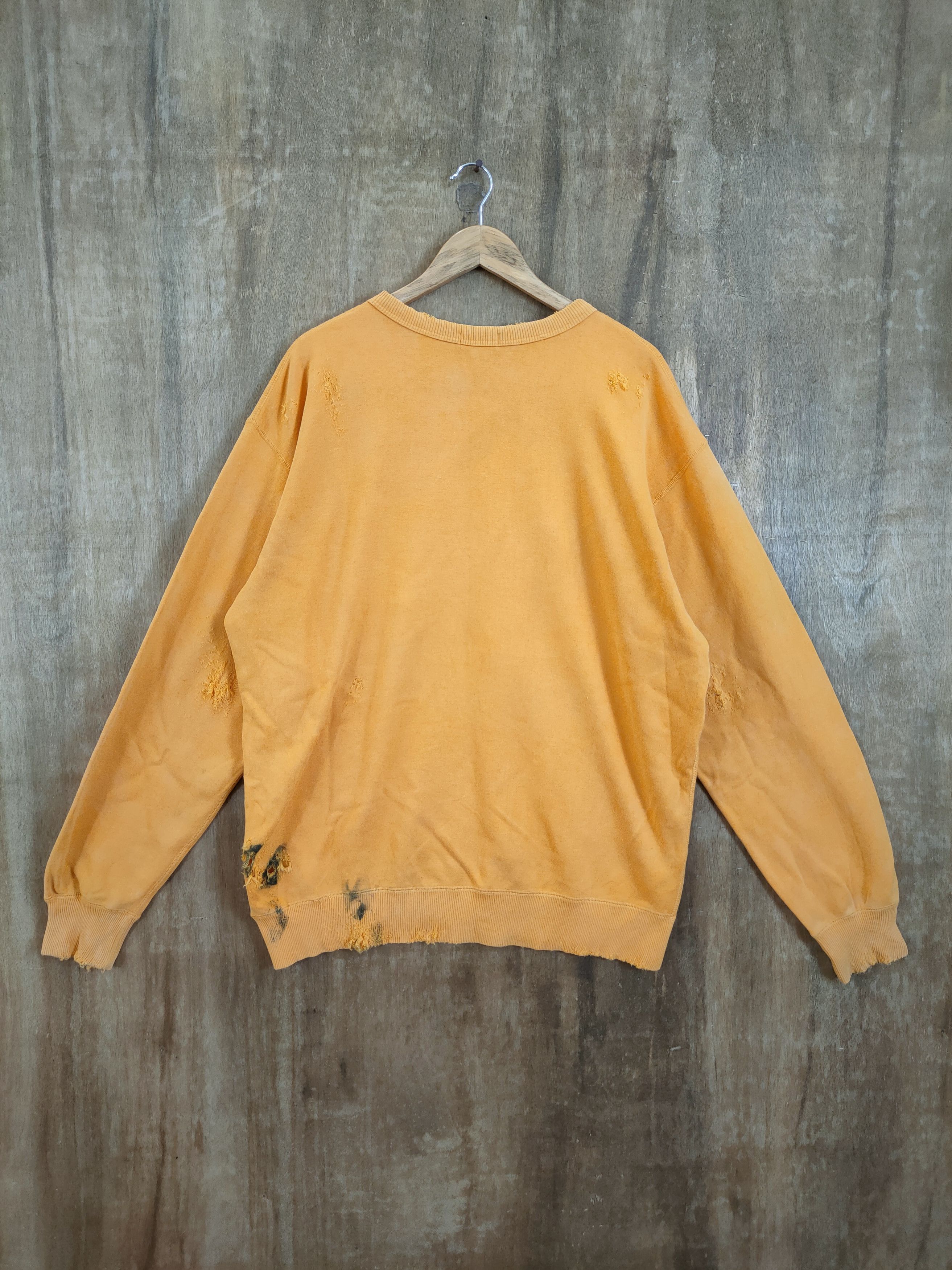 Uniqlo Uniqlo distressed dirty vintage thrashed sweatshirt #6155 Size US XL / EU 56 / 4 - 9 Thumbnail