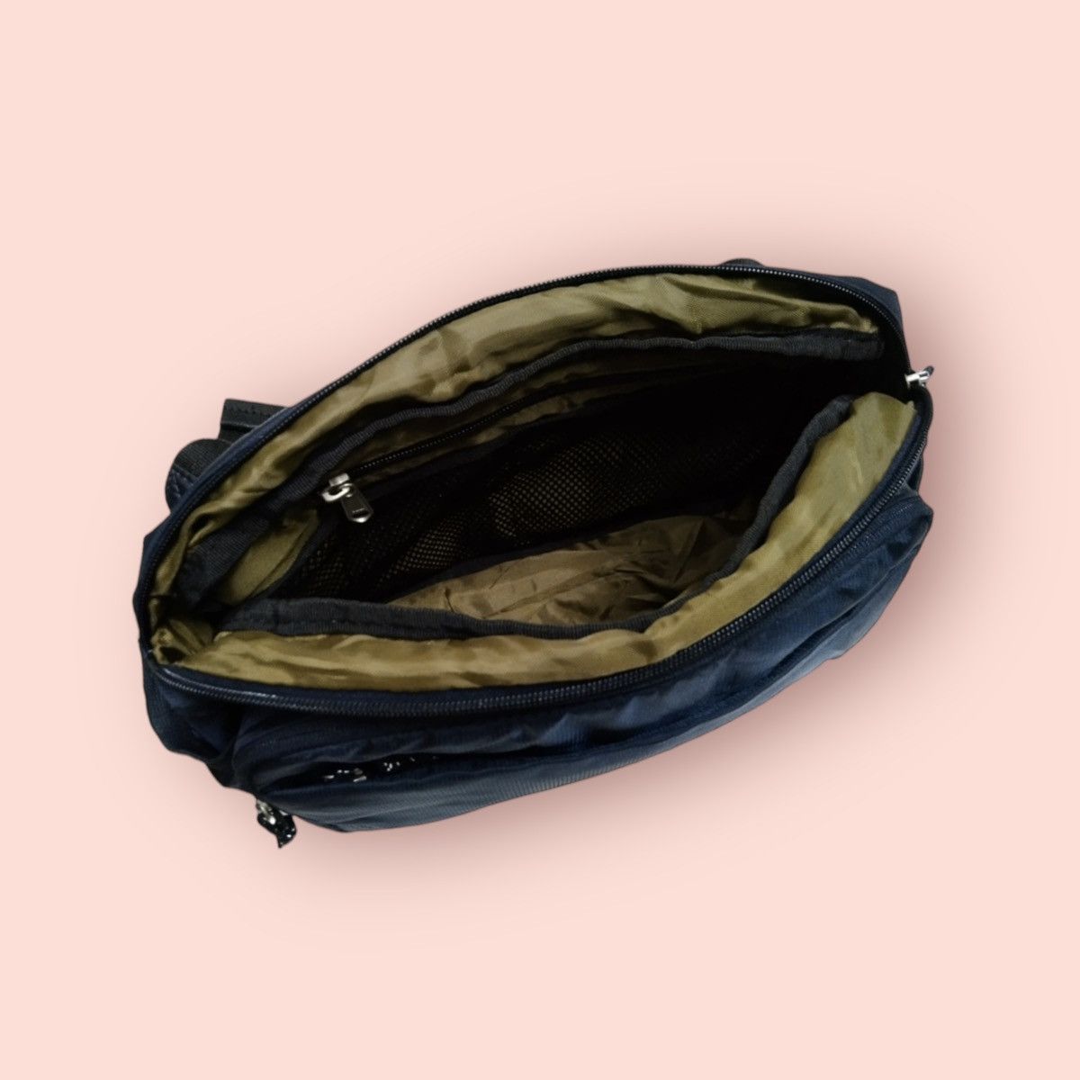 Japanese Brand × Jun Takahashi × Uniqlo UNIQLO x CORDURA FABRIC FUNCTIONAL & PRACTICAL BODYBAG Size ONE SIZE - 9 Thumbnail