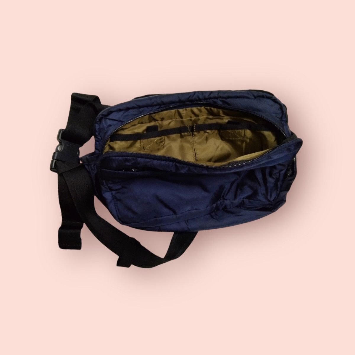 Japanese Brand × Jun Takahashi × Uniqlo UNIQLO x CORDURA FABRIC FUNCTIONAL & PRACTICAL BODYBAG Size ONE SIZE - 11 Thumbnail
