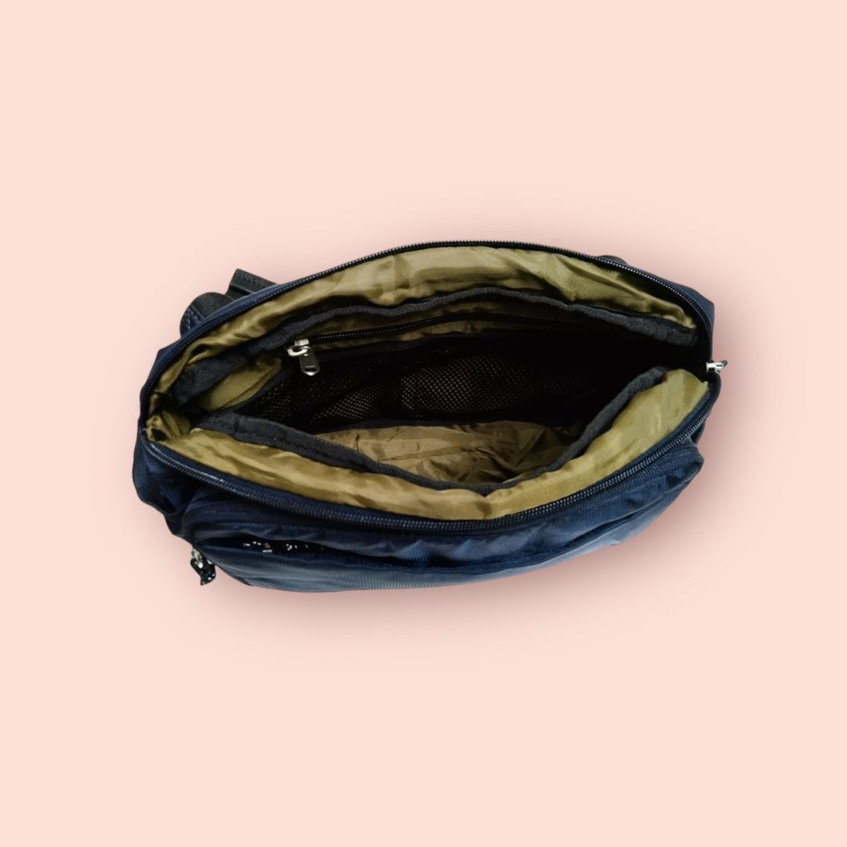 Japanese Brand × Jun Takahashi × Uniqlo UNIQLO x CORDURA FABRIC FUNCTIONAL & PRACTICAL BODYBAG Size ONE SIZE - 10 Thumbnail
