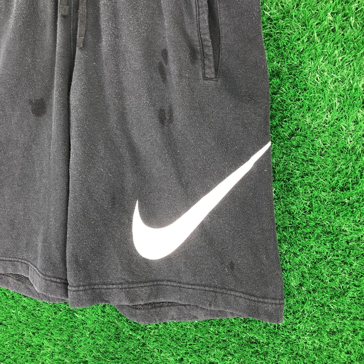 Nike Nike Big Swoosh Short Pants Made in Jordan Size US 34 / EU 50 - 3 Thumbnail