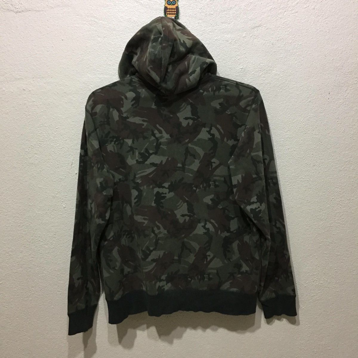 Japanese Brand × Uniqlo UNIQLO Camo Rare Design Hoodie Sweatshirt size XL Size US XL / EU 56 / 4 - 5 Thumbnail