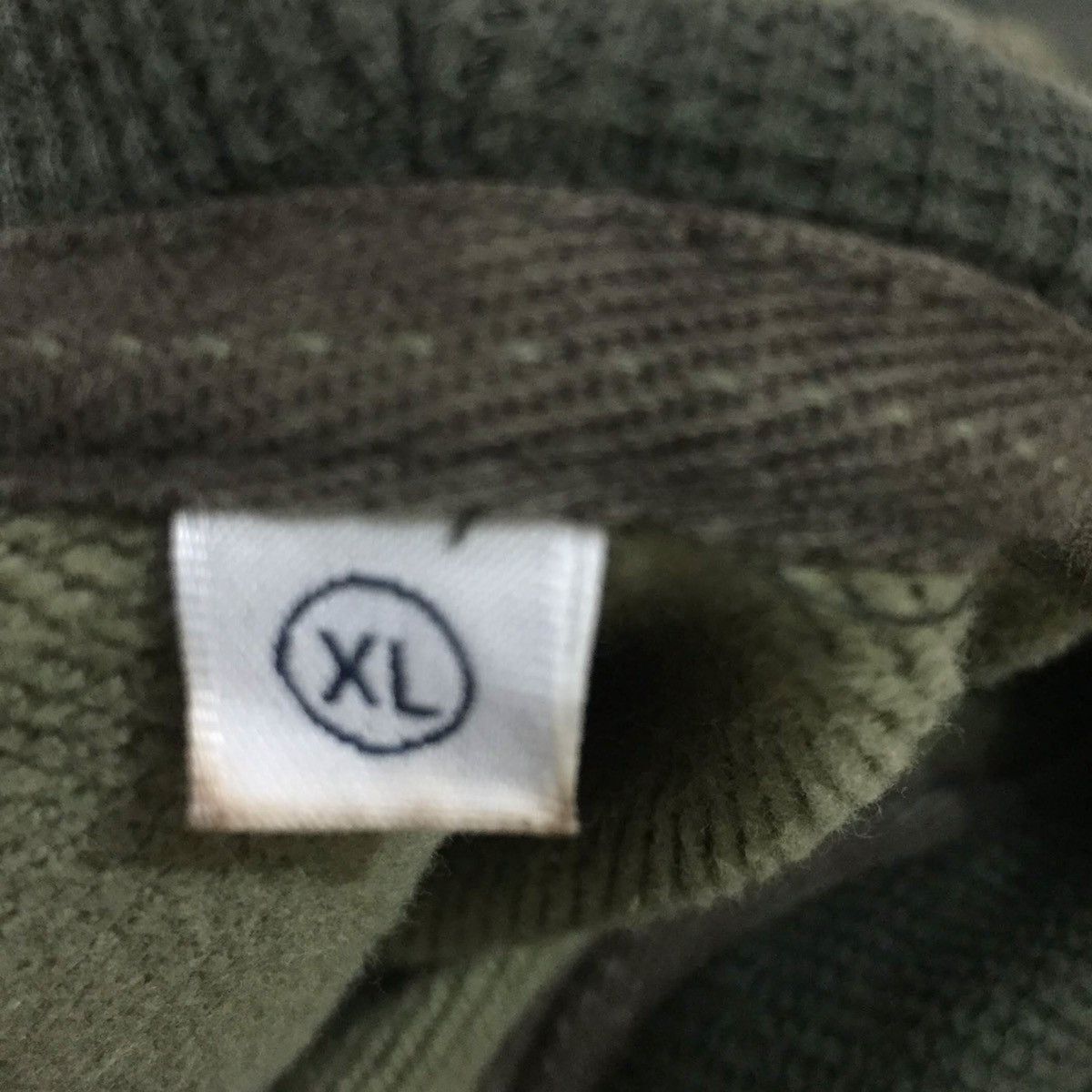 Japanese Brand × Uniqlo UNIQLO Camo Rare Design Hoodie Sweatshirt size XL Size US XL / EU 56 / 4 - 8 Thumbnail