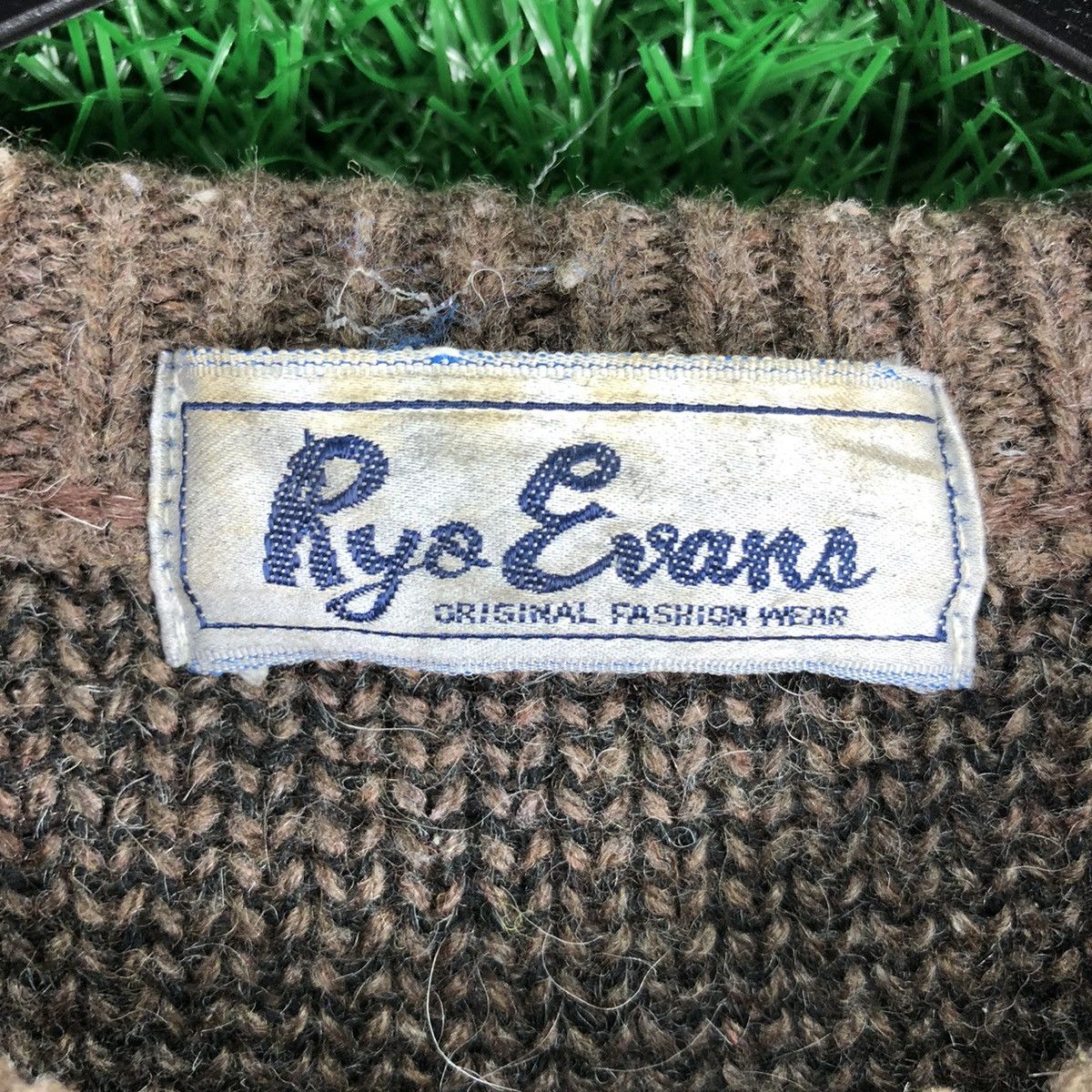 Aran Isles Knitwear Vintage 80's Knit Sweater Pullover by Ryo Evana Size US S / EU 44-46 / 1 - 11 Thumbnail