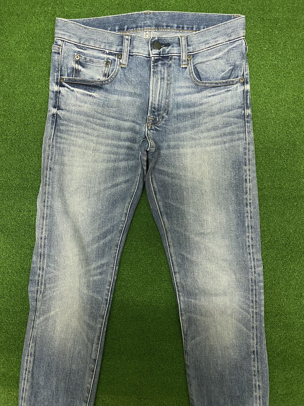 Japanese Brand DISTRESSED UNIQLO SELVAGE DENIM SIZE 29 Size US 29 - 2 Thumbnail