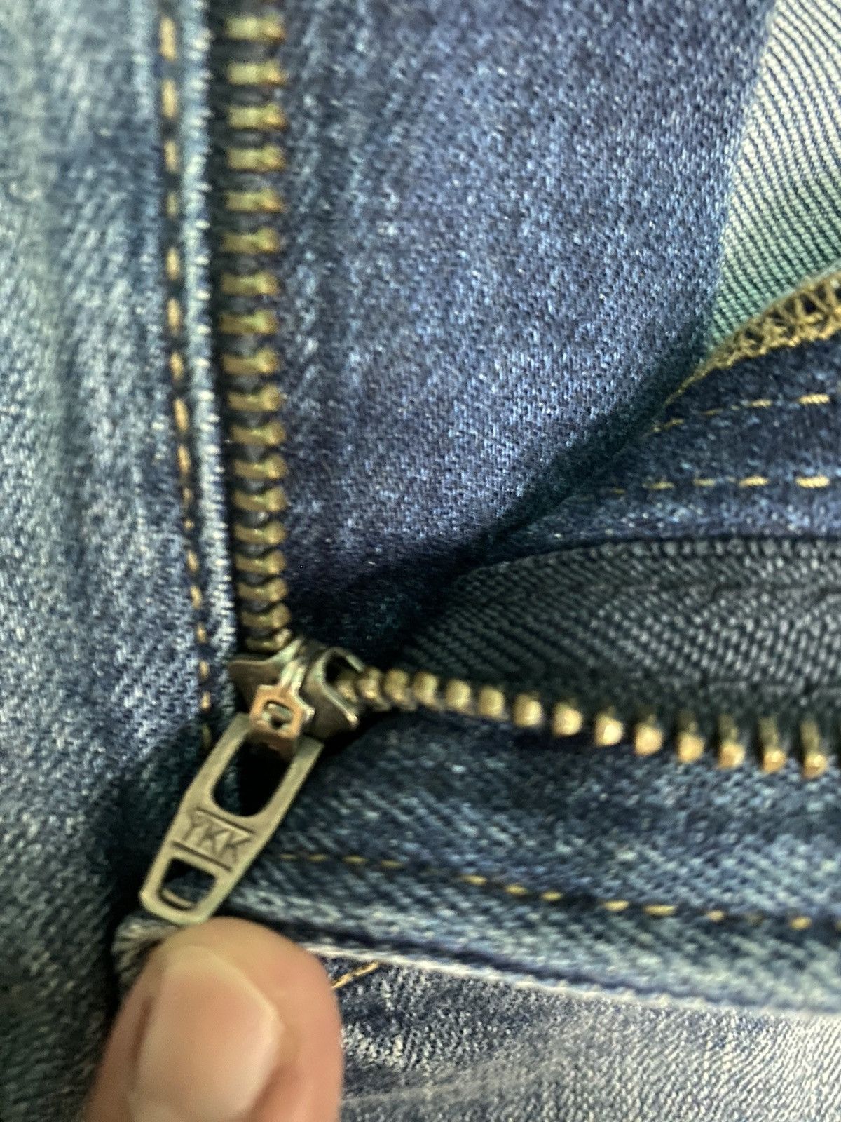 Japanese Brand DISTRESSED UNIQLO SELVAGE DENIM SIZE 29 Size US 29 - 6 Thumbnail