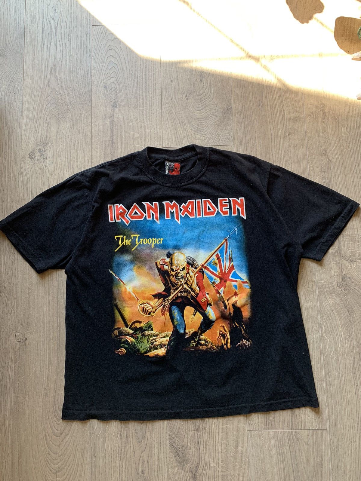 Band Tees Iron Maiden The Trooper Vintage Y2K Concert Band Tee Size US L / EU 52-54 / 3 - 2 Thumbnail