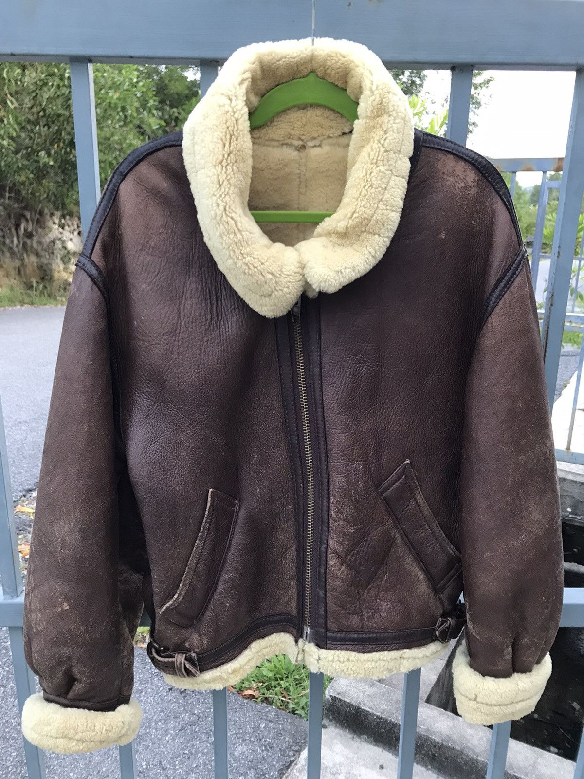 Vintage CARLA Aviator B-3 Distressed Leather Jacket Size US L / EU 52-54 / 3 - 3 Thumbnail