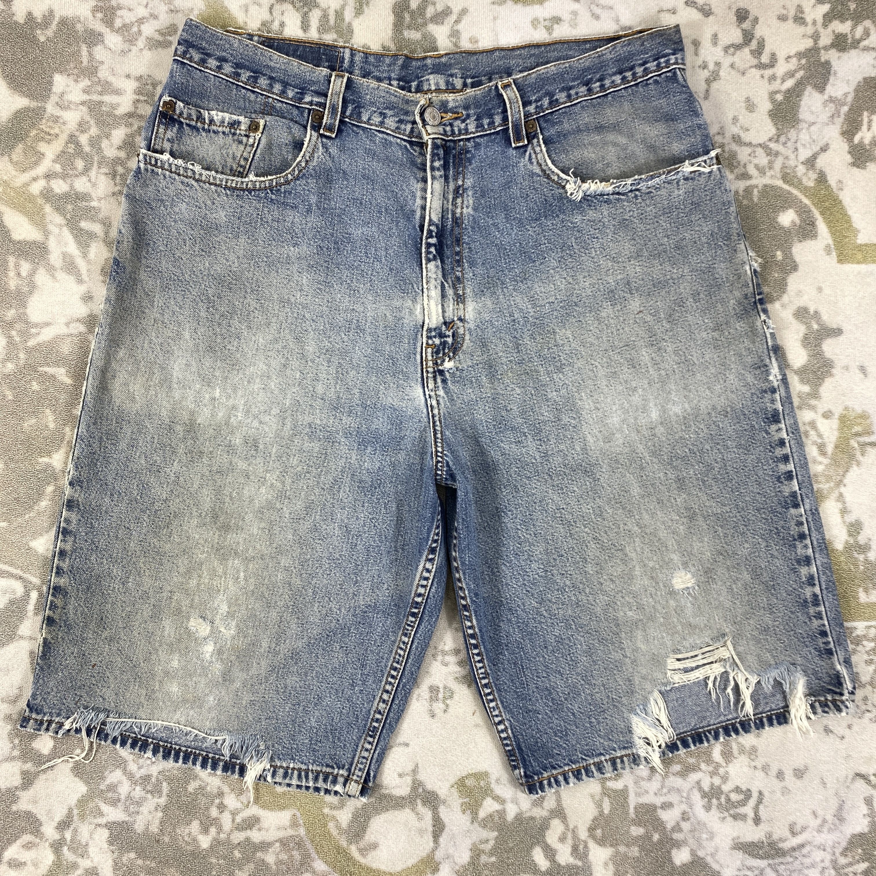 Distressed Vintage Levi's 569 Short Jeans 36x14 -JN2737