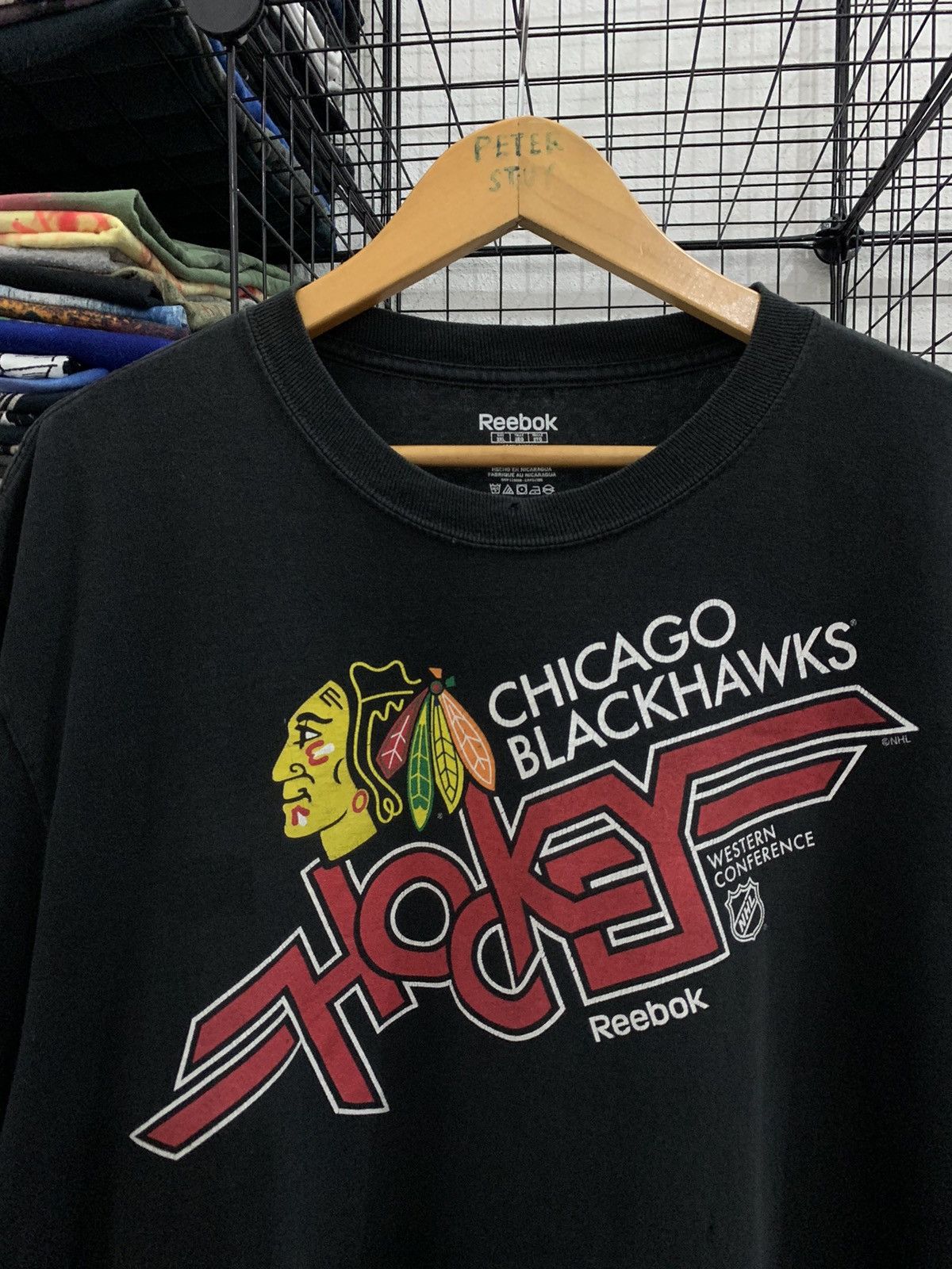 NFL × NHL × Reebok CHICAGO BLACKHAWKS HOCKEY x NFL BY REEBOK T-SHIRT Size US XXL / EU 58 / 5 - 2 Thumbnail