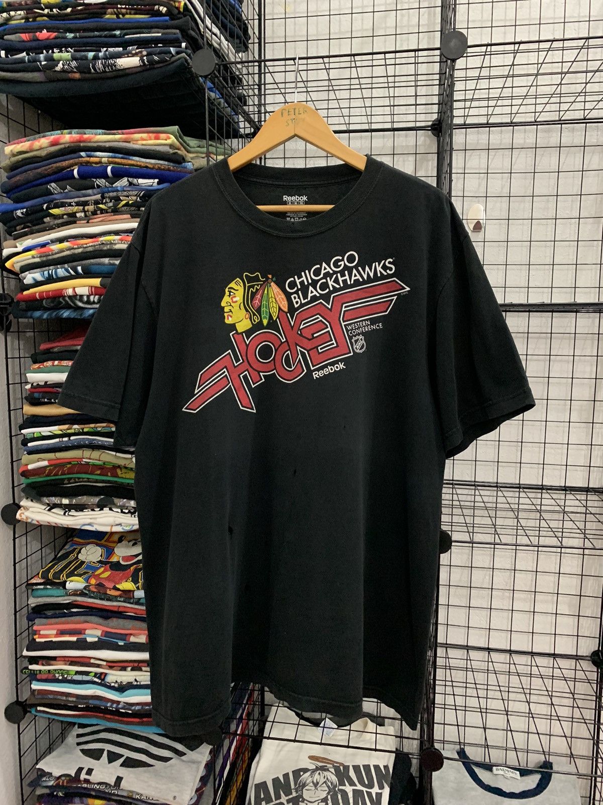 NFL × NHL × Reebok CHICAGO BLACKHAWKS HOCKEY x NFL BY REEBOK T-SHIRT Size US XXL / EU 58 / 5 - 1 Thumbnail