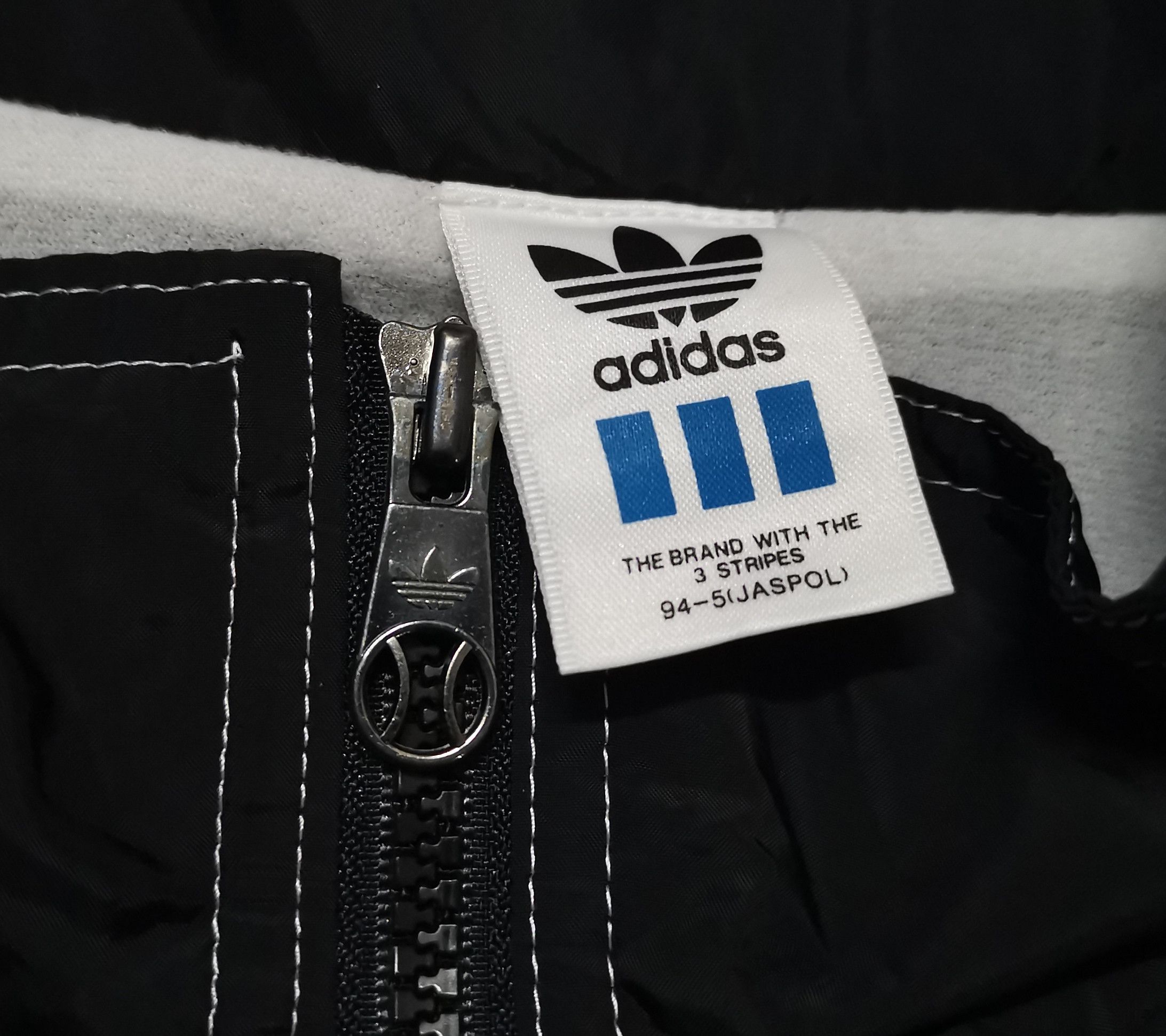 Adidas × Vintage Vintage Adidas 3 Stripe Windbreaker Size US L / EU 52-54 / 3 - 5 Thumbnail