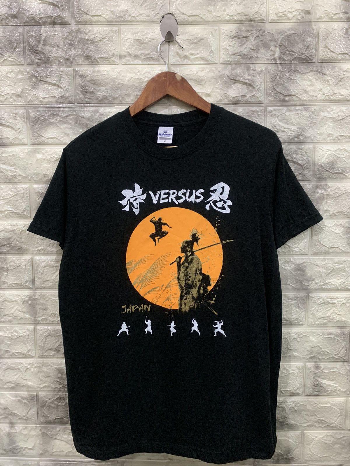 Japanese Brand Vintage Versus Japan Movie Black T-Shirt Size US M / EU 48-50 / 2 - 1 Thumbnail
