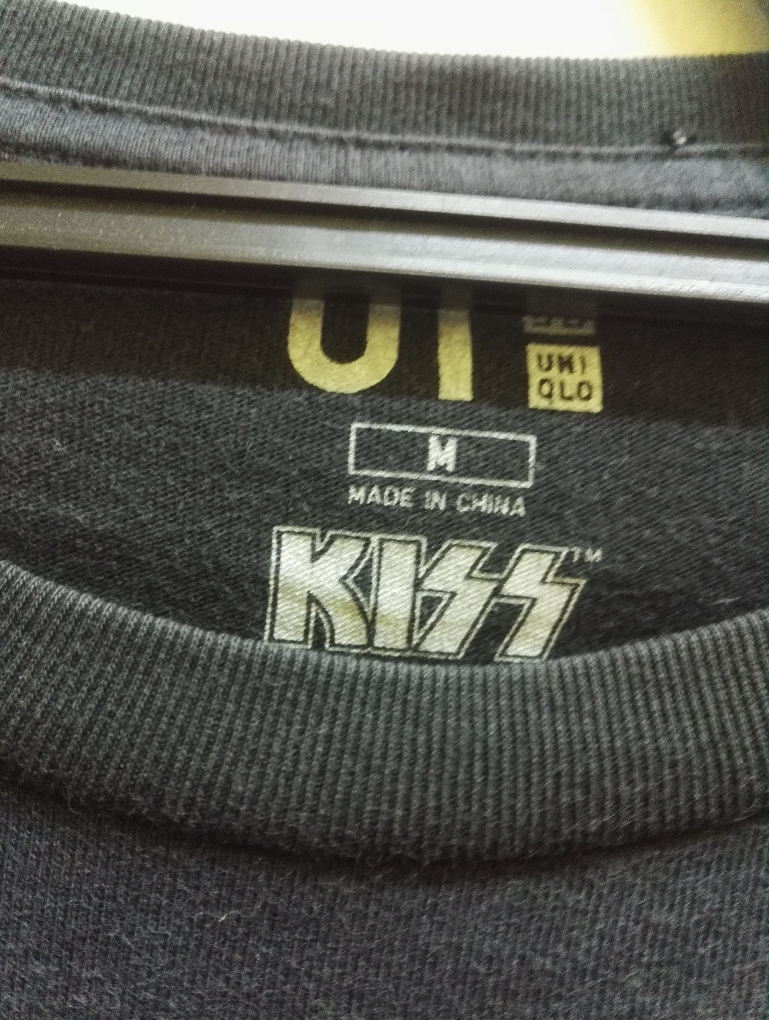 Band Tees FADED BLACK KISS X UNIQLO BAND T SHIRT SIZE M (s34) Size US M / EU 48-50 / 2 - 6 Thumbnail