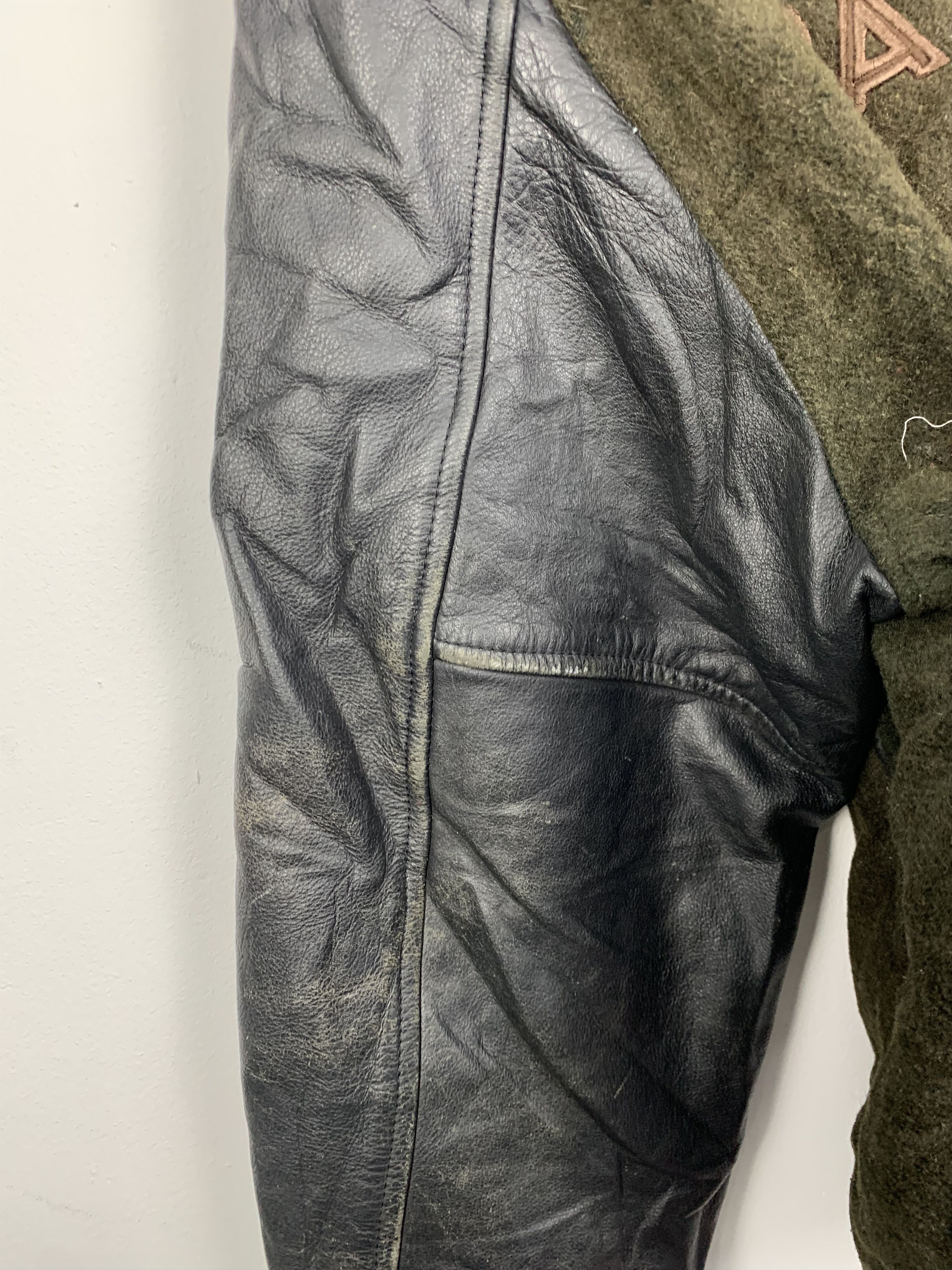 Vintage Vintage ANECDOTE Leather Sleeve Varsity Jacket J0462 Size US L / EU 52-54 / 3 - 14 Thumbnail