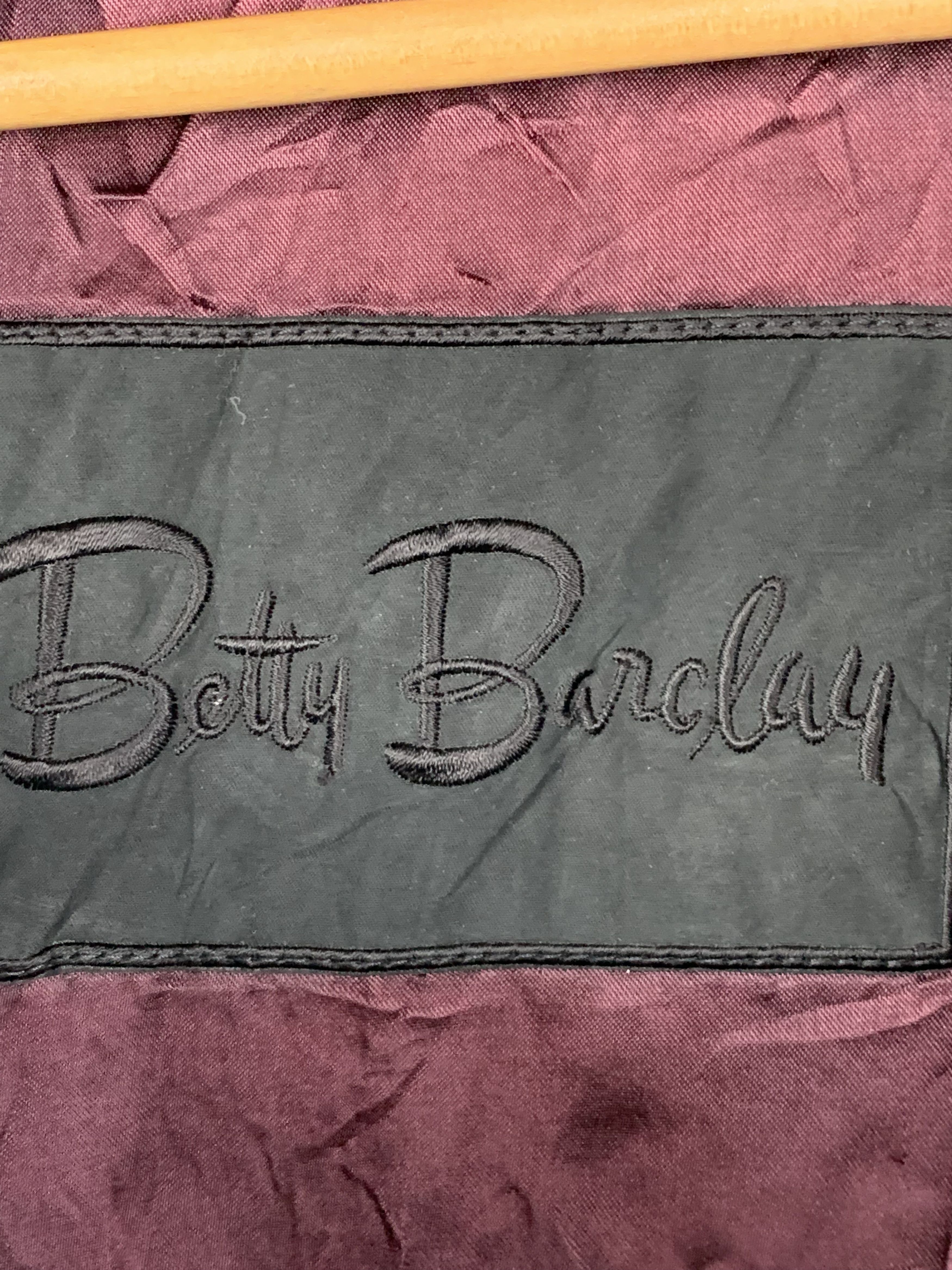 Japanese Brand Vintage Betty Barclay Multi Pocket Hoodie Parkas J0477 Size US S / EU 44-46 / 1 - 13 Thumbnail