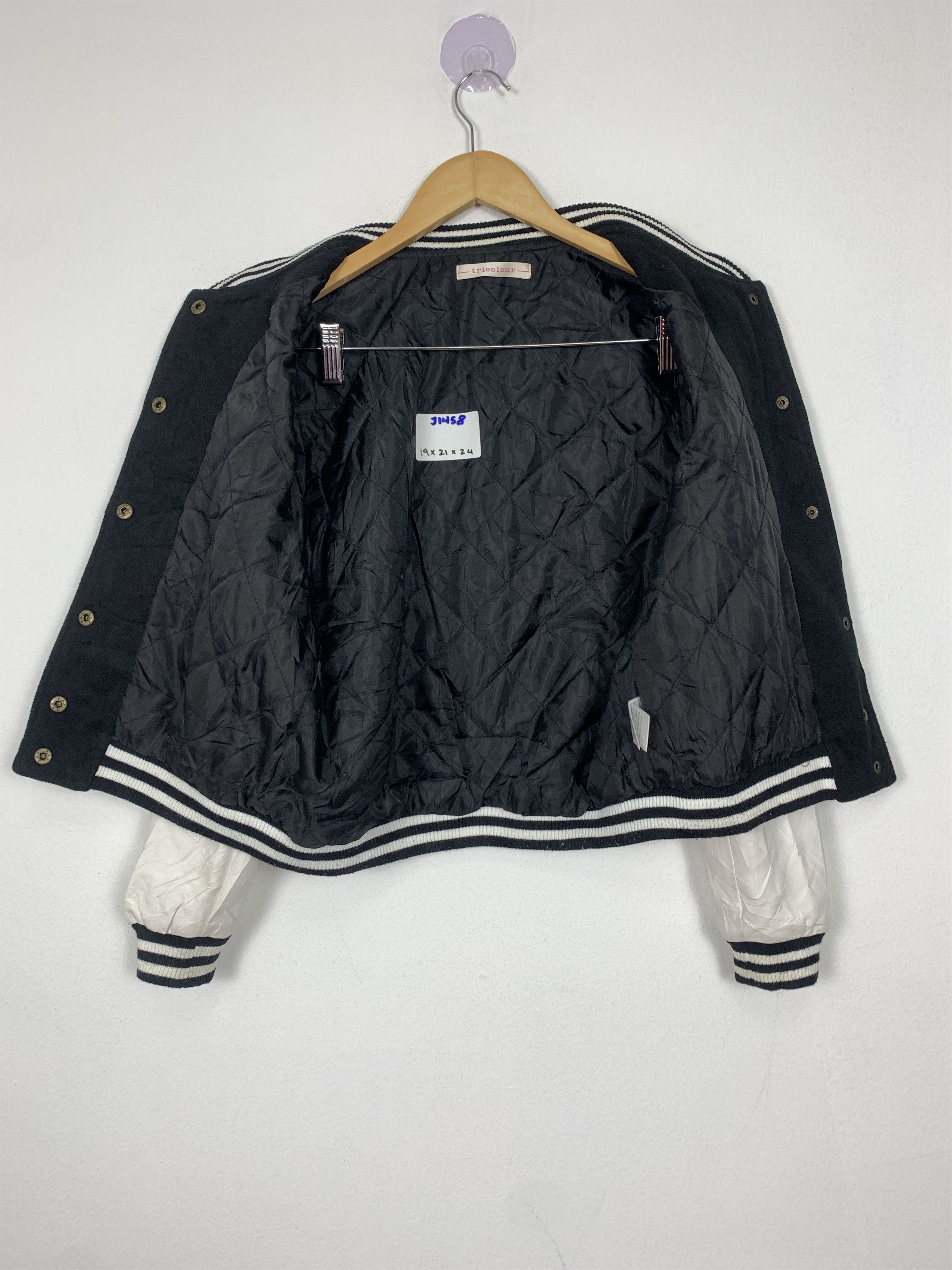 Japanese Brand Vintage TRICOLOUR Quilted Lining Varsity Jacket J1458 Size US S / EU 44-46 / 1 - 11 Thumbnail
