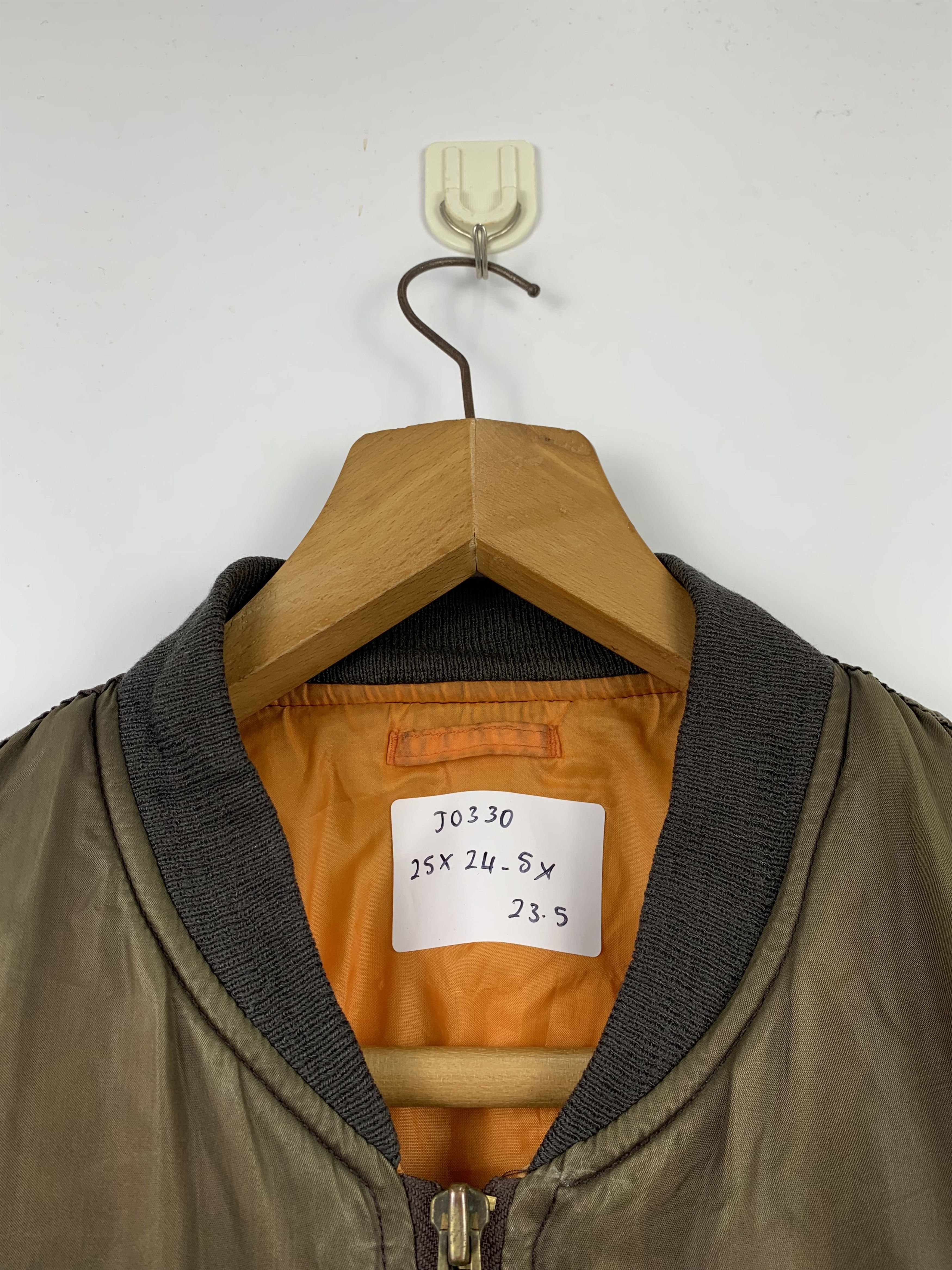 Uniqlo Vintage UNIQLO Sunfaded Bombers Jacket J0330 Size US M / EU 48-50 / 2 - 9 Thumbnail