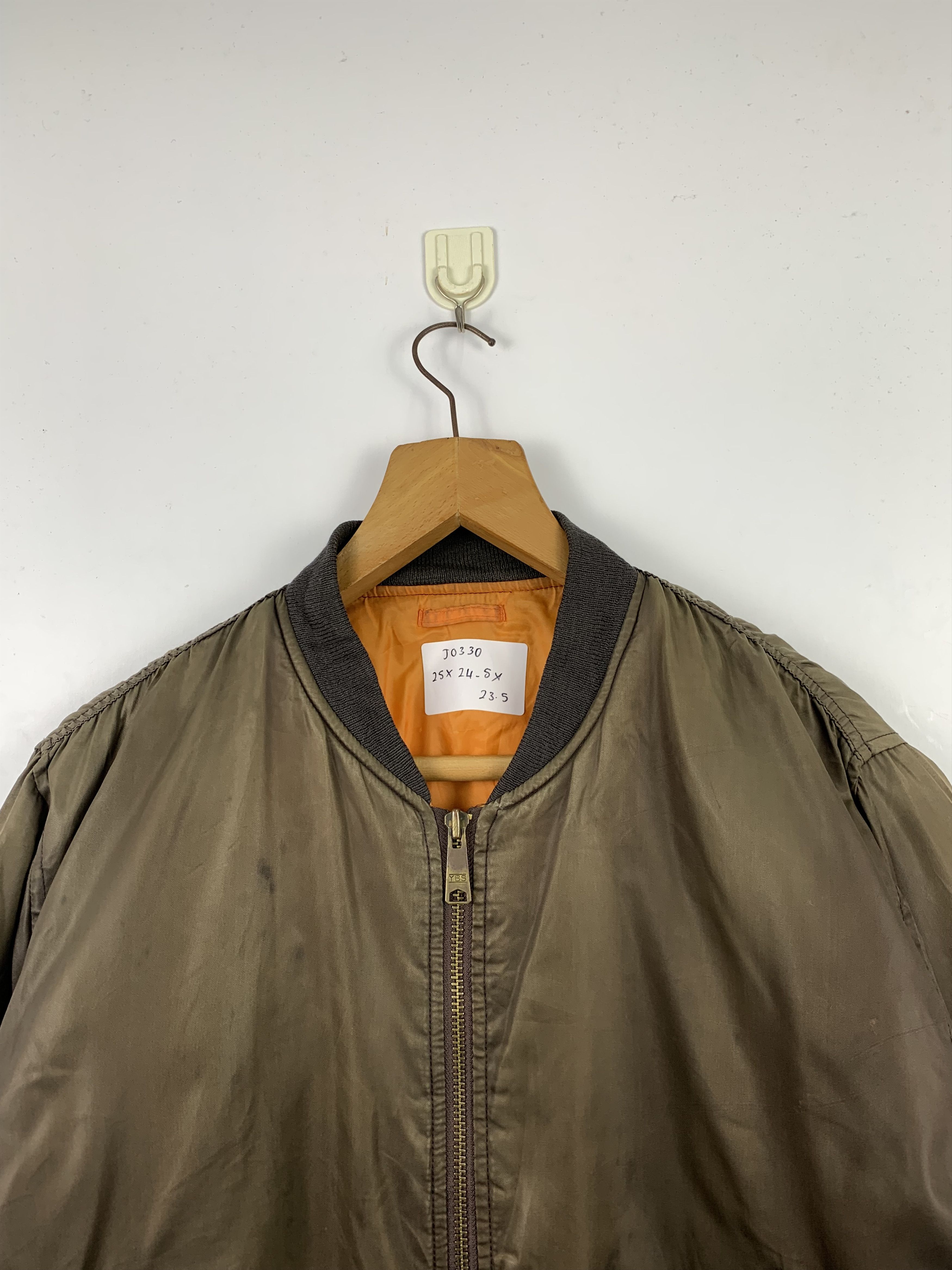 Uniqlo Vintage UNIQLO Sunfaded Bombers Jacket J0330 Size US M / EU 48-50 / 2 - 2 Thumbnail