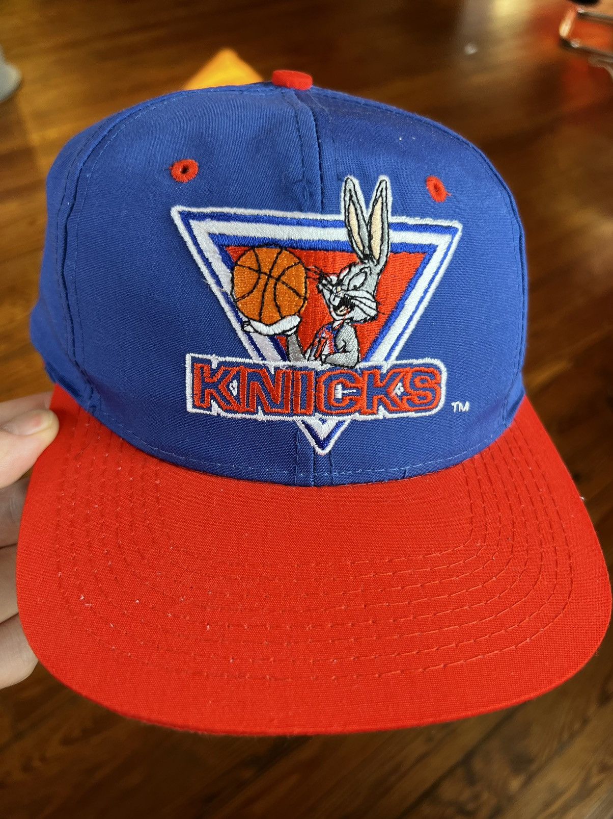 Vintage 90s New York Knicks Looney Tunes Bugs Bunny Hat