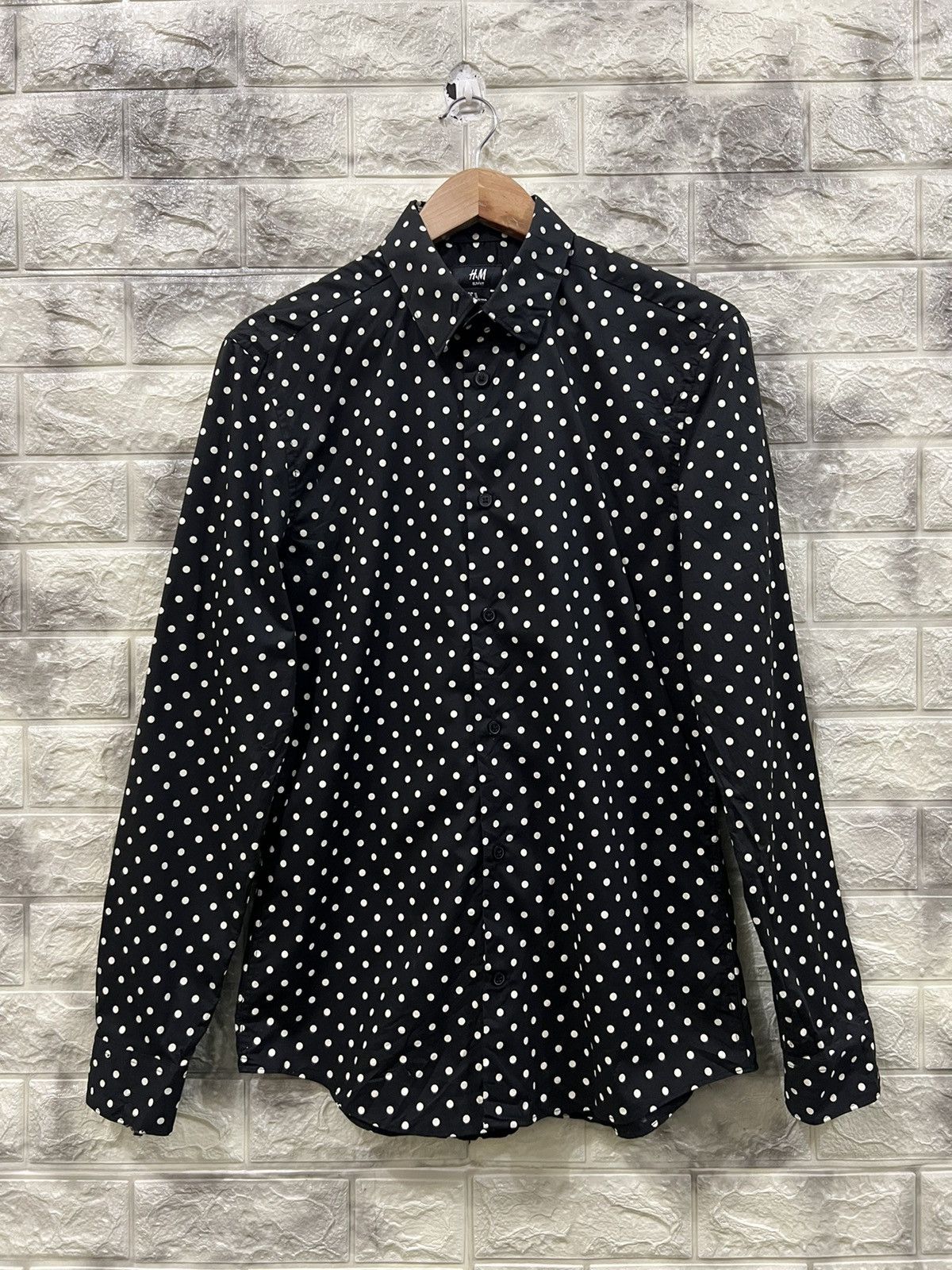 image of H&M Slim Fit Shirt Polka-Dot Design in Black White, Men's (Size Medium)