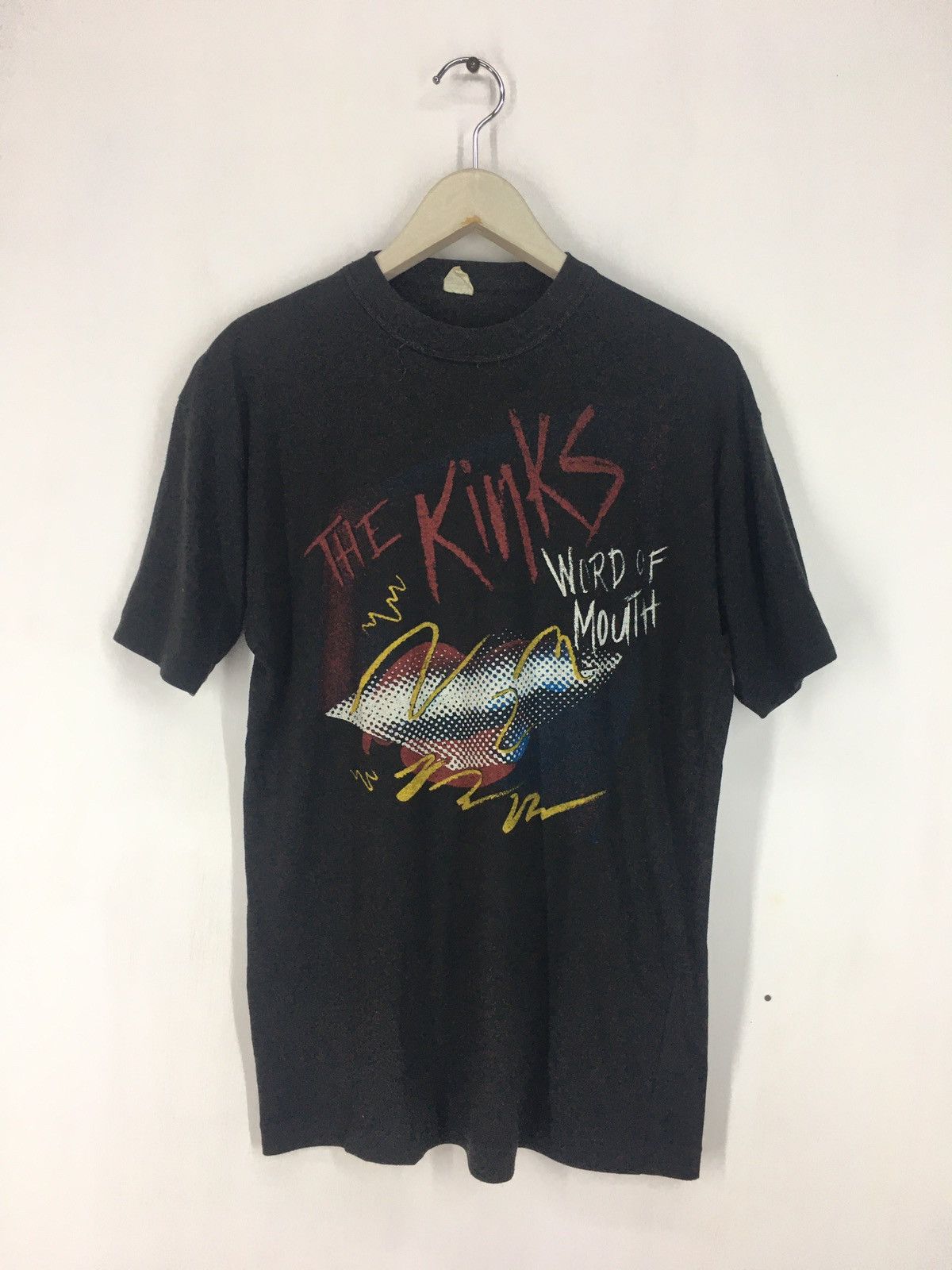 Band Tees Vintage 80s The Kinks word of mouth tour 85 t shirt Size US L / EU 52-54 / 3 - 1 Thumbnail